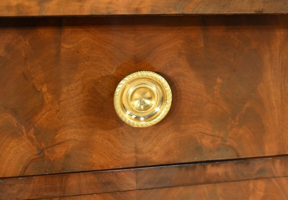 photo vintage Mahogany Chest Of Drawers, Empire Period – Early 19th Century