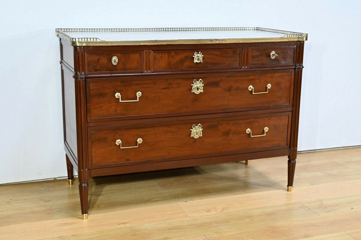 Cuban Mahogany Chest Of Drawers, Louis XVI Period – 2nd Part 18th Century photo furniture