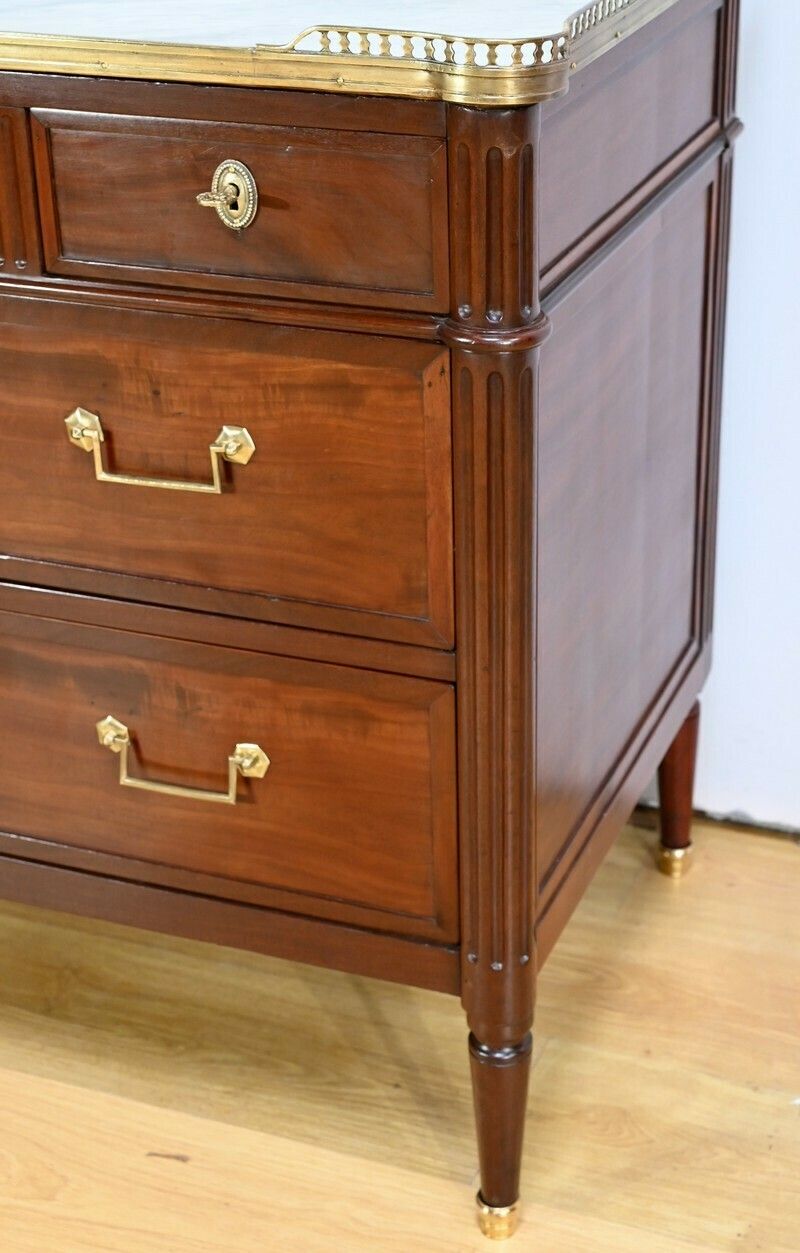photo for sale Cuban Mahogany Chest Of Drawers, Louis XVI Period – 2nd Part 18th Century