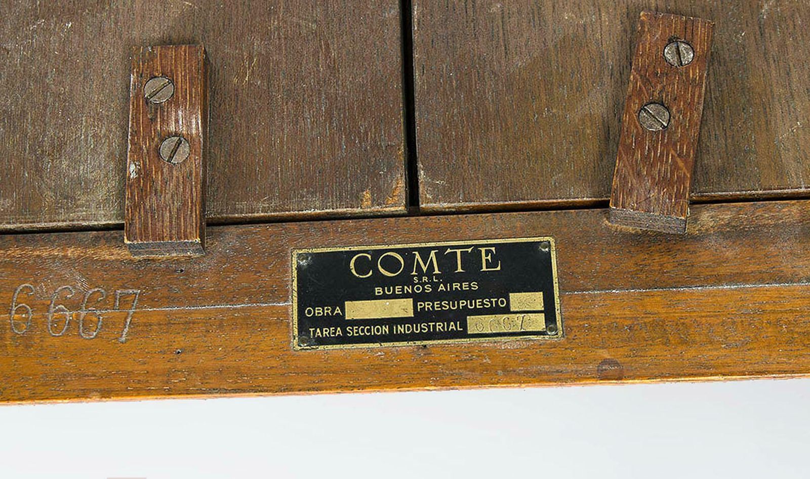 Mid 20th Century Argentine Wooden Game Table With Chess And Backgammon Board By Comte S. A. photo vinterior
