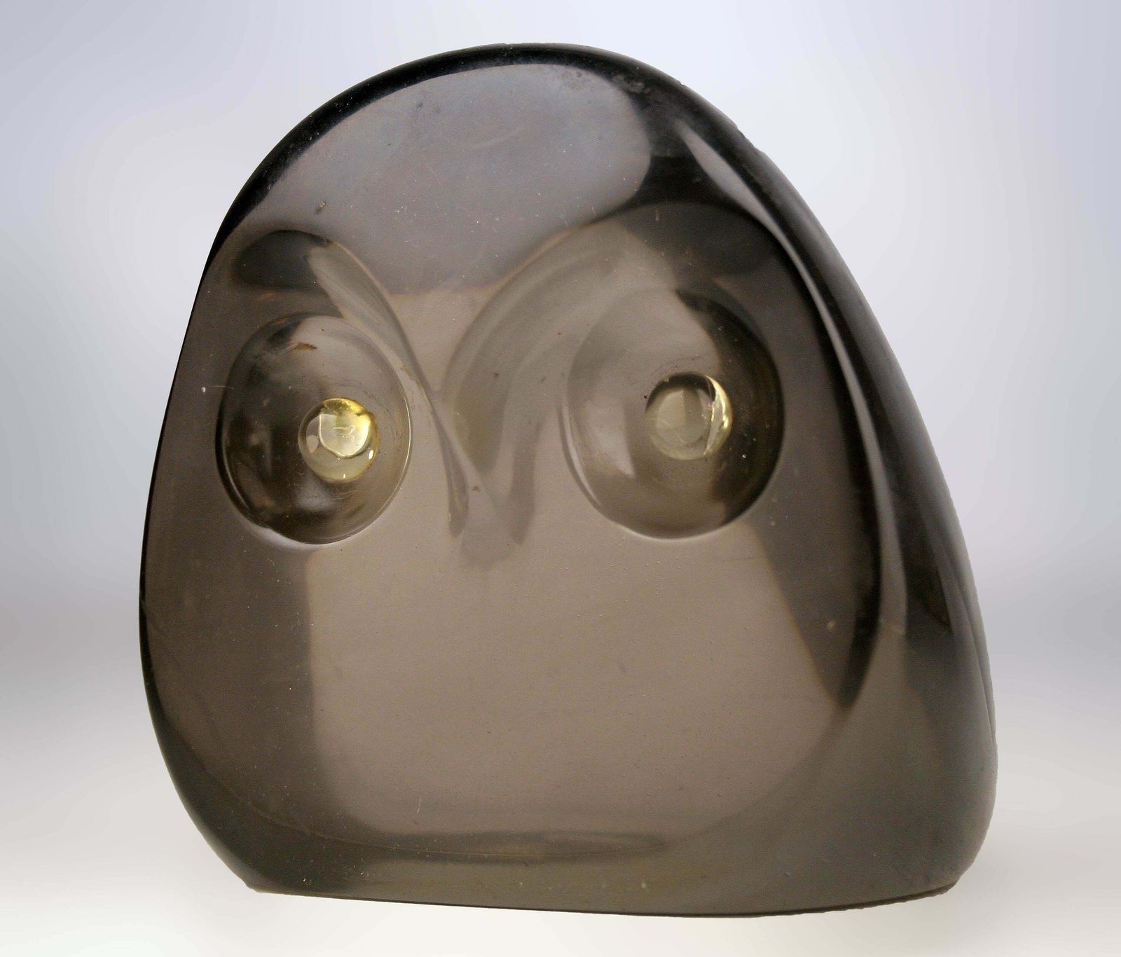 Space Age Palatnik Like Brazilian Op Art Acrylic/Lucite Monochromatic Translucent Owl Sculpture/Paperweight By Aldemir Martins, Brazil photo furniture
