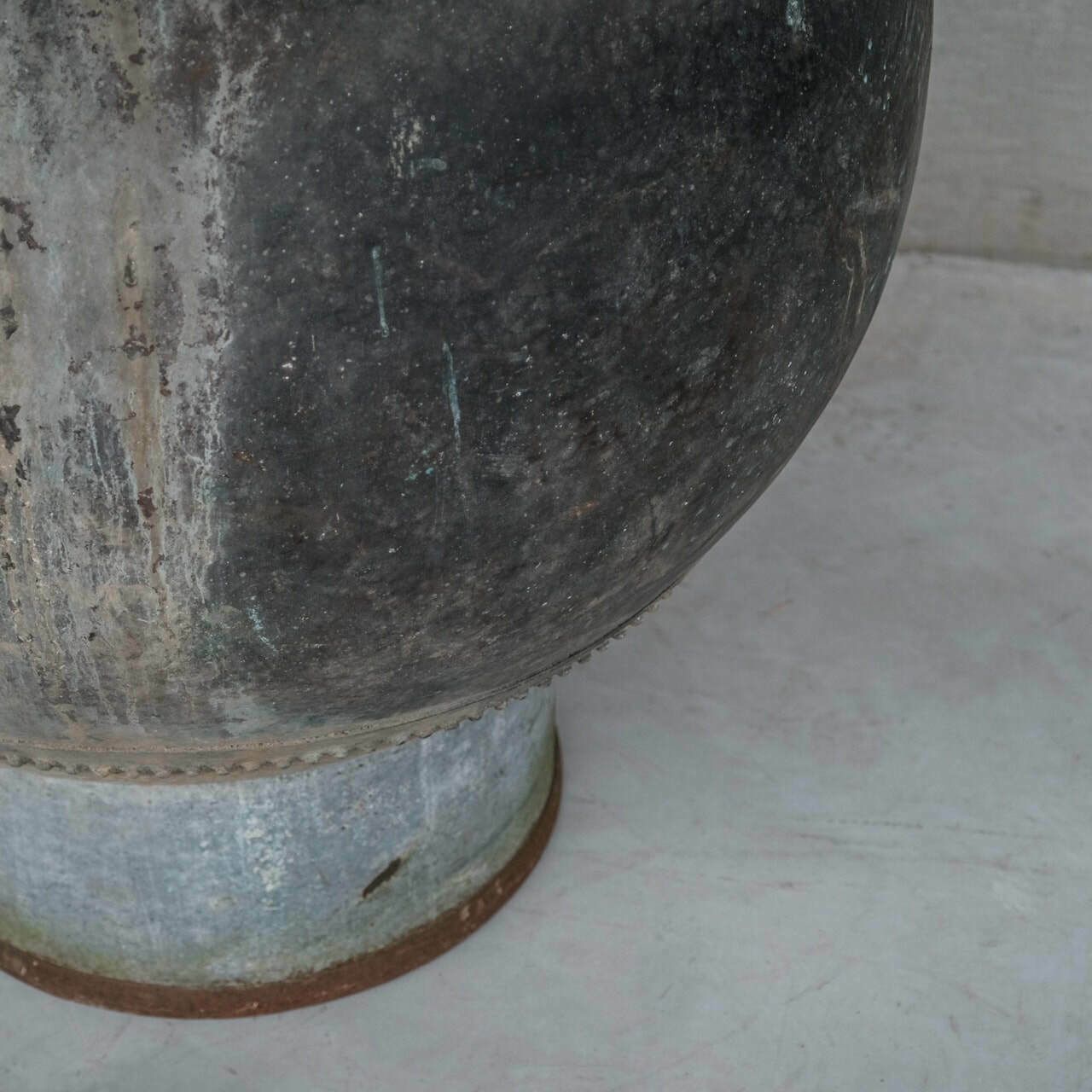 photo vintage Xl Large Copper Antique French Planter Or Pot