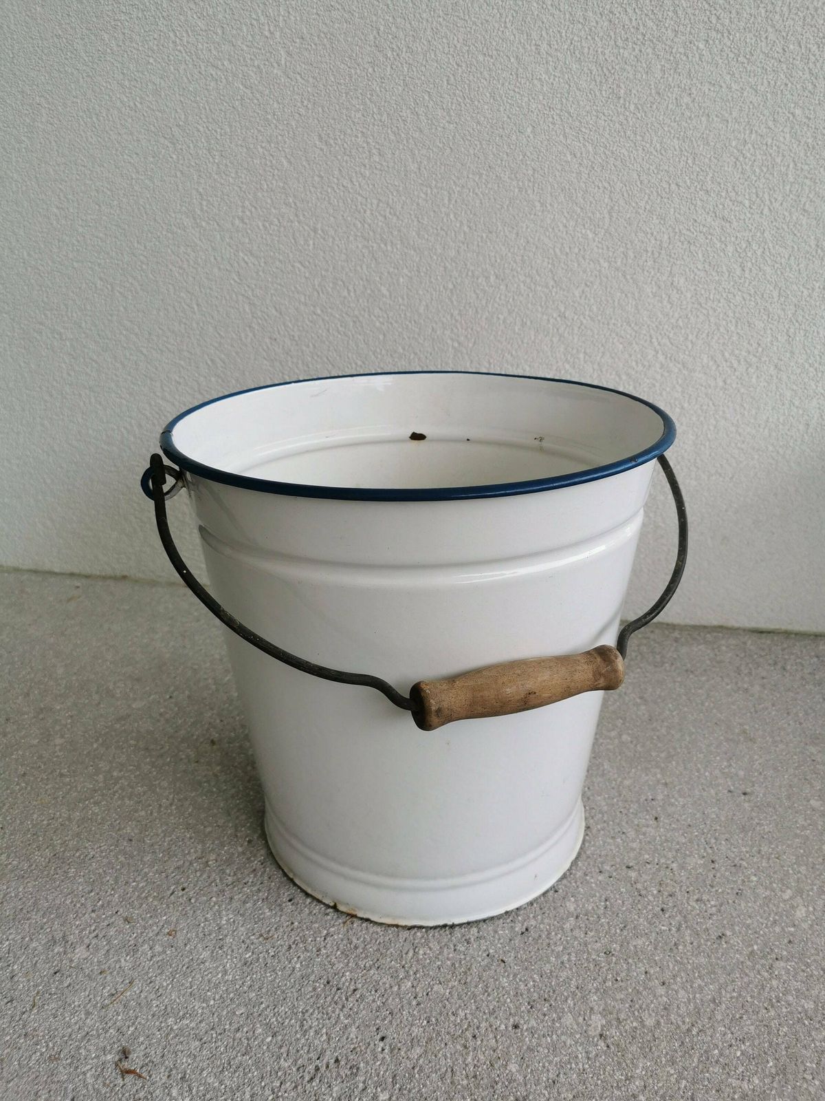 Vintage Large Enamel Buckets By Emo Celje / 1970s Yugoslavia / White Enamelware Planter With Wooden Handle photo for sale