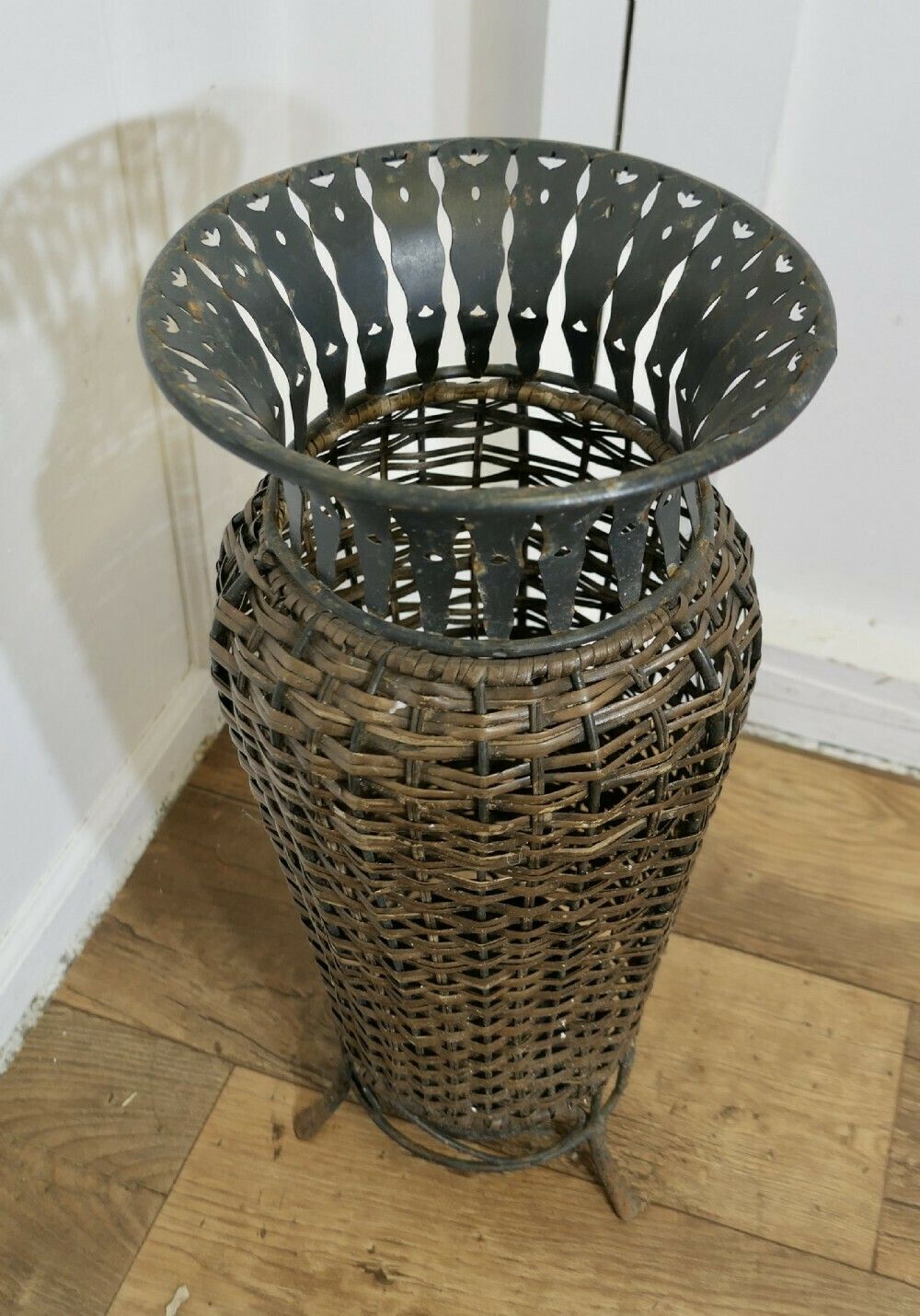 Woven Willow Stick Of Umbrella Stand photo 270.0