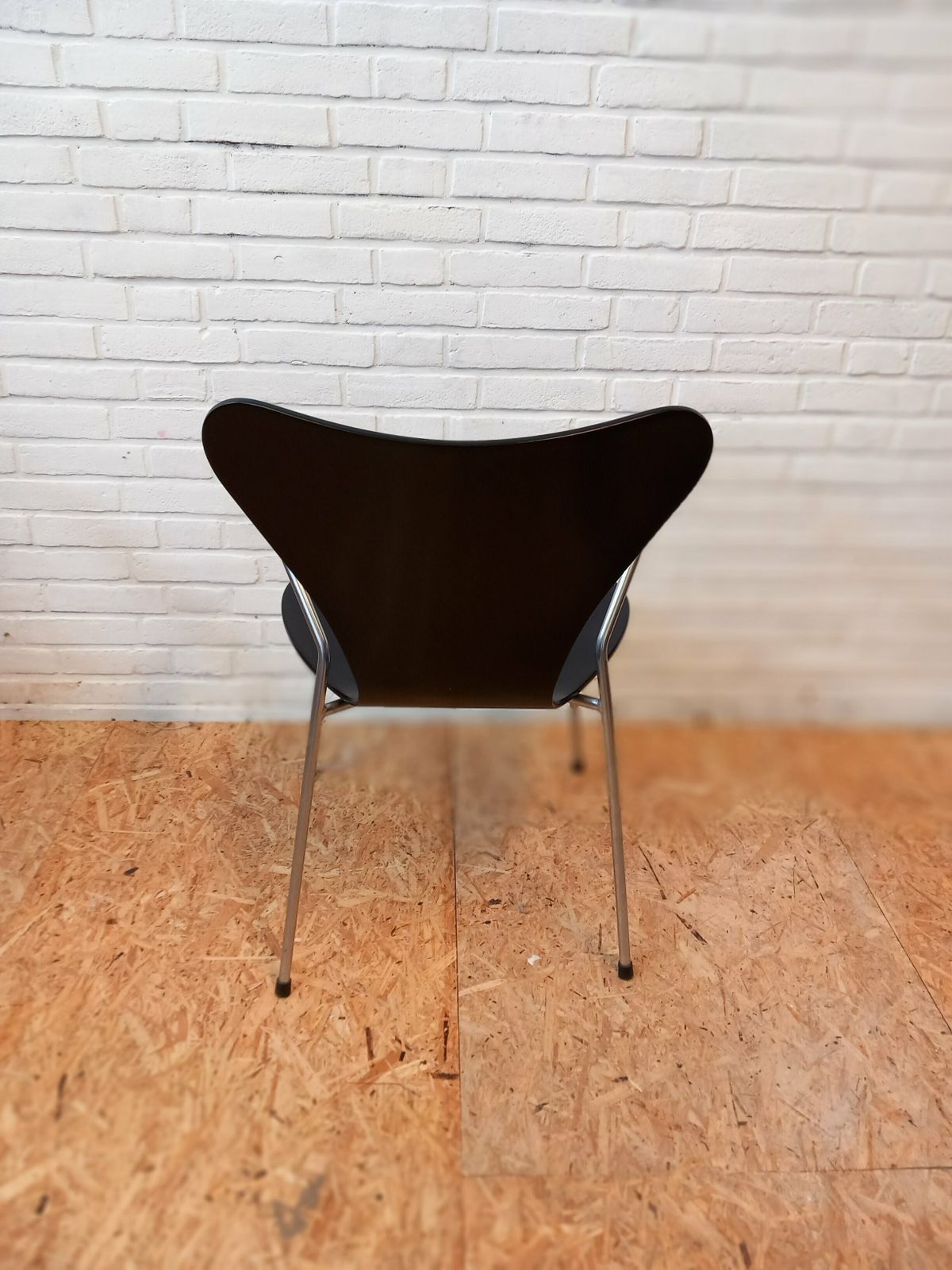 Set Of 4 Arne Jacobsen Chairs 3107 With Armrests photo 1689.0