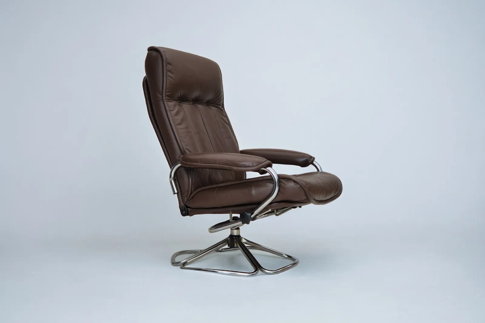 1970s, Danish Swivel Chair, Original Condition, Leather, Chrome Steel.