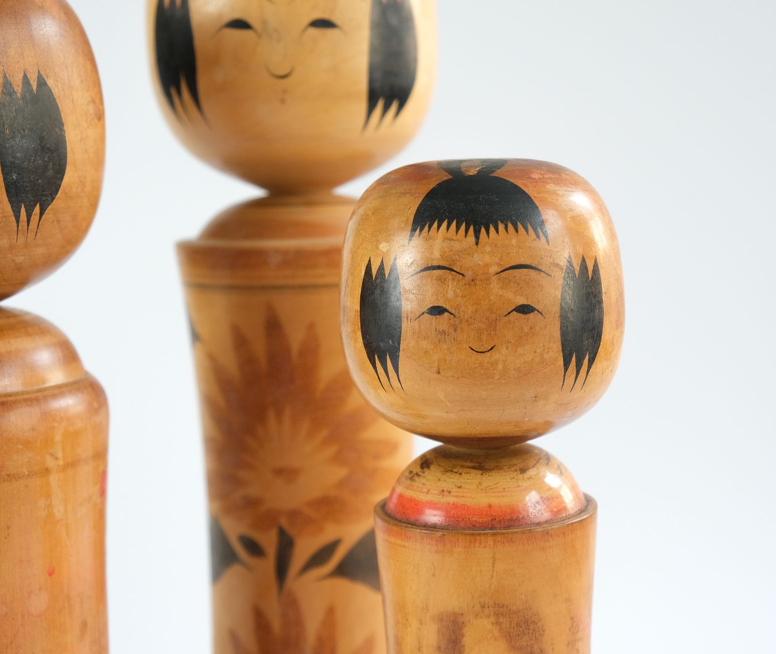 690.0 Vintage Set Of 5 Hand Painted Japanese Kokeshi Dolls photo