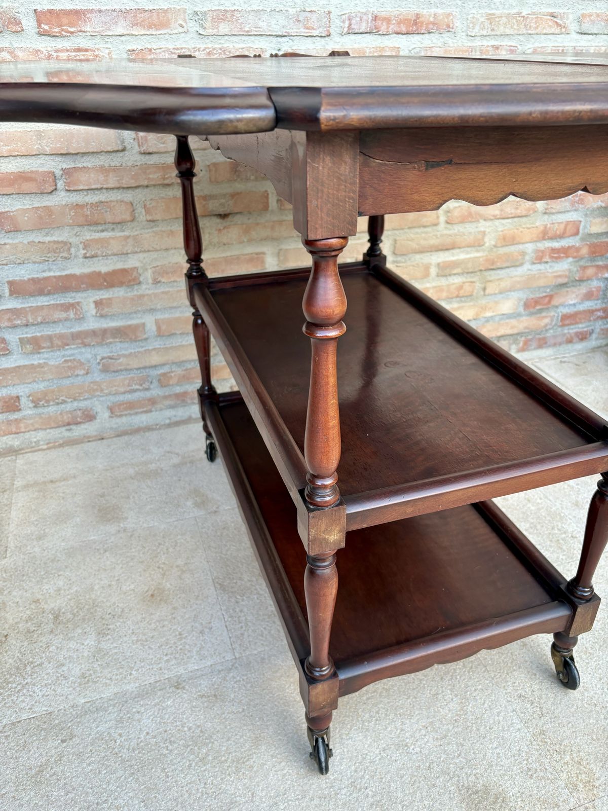 Mid 20th Century Serving Trolley With Wheels, Wings And 2 Shelves With Removable Handle, 1940´S photo vintage
