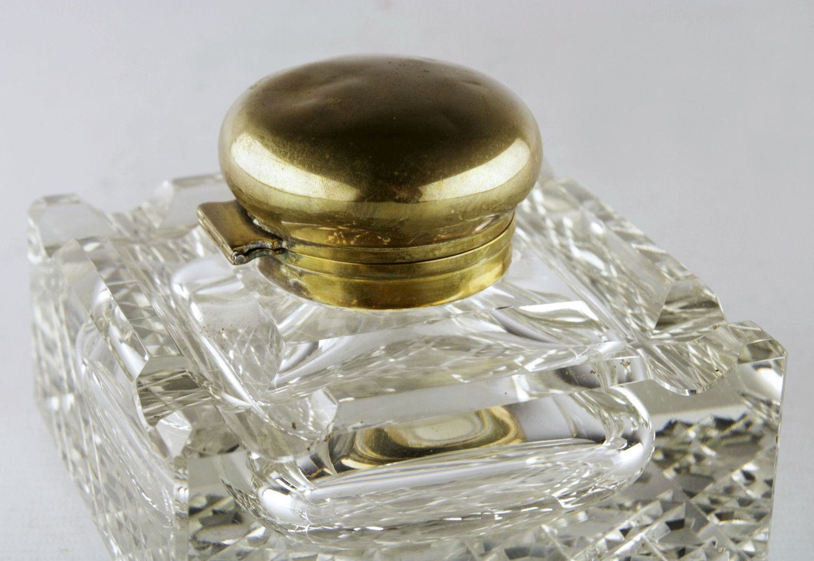 English Square Shapped Cut Glass/Crystal Inkwell With Brass/Bronze Top photo 725.0