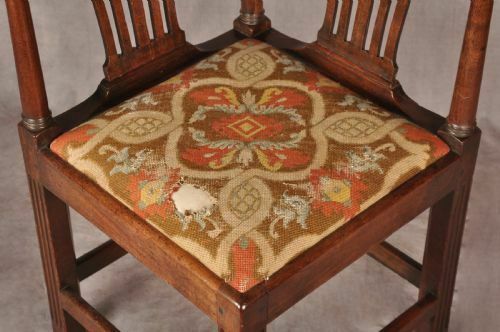 Https://Www.Sellingantiques.Co.Uk/1061716/Fine 18th Century Corner Chair photo furniture