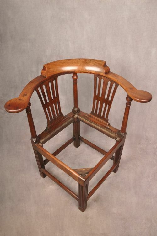 photo for sale Https://Www.Sellingantiques.Co.Uk/1061716/Fine 18th Century Corner Chair