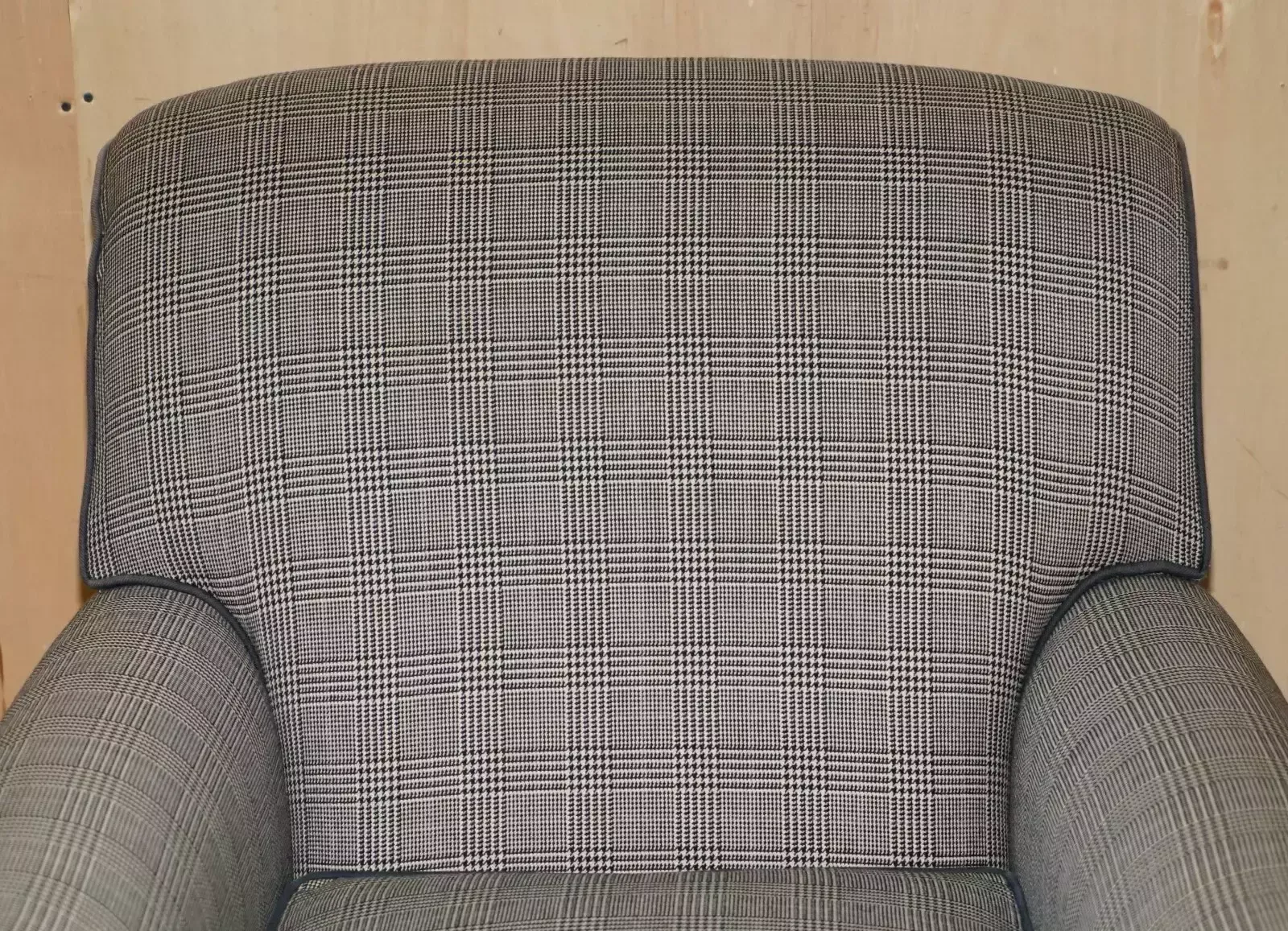 Pair Of Stunning Extra Large Ralph Lauren Armchairs In Scottish Tartan Fabric photo Furniture