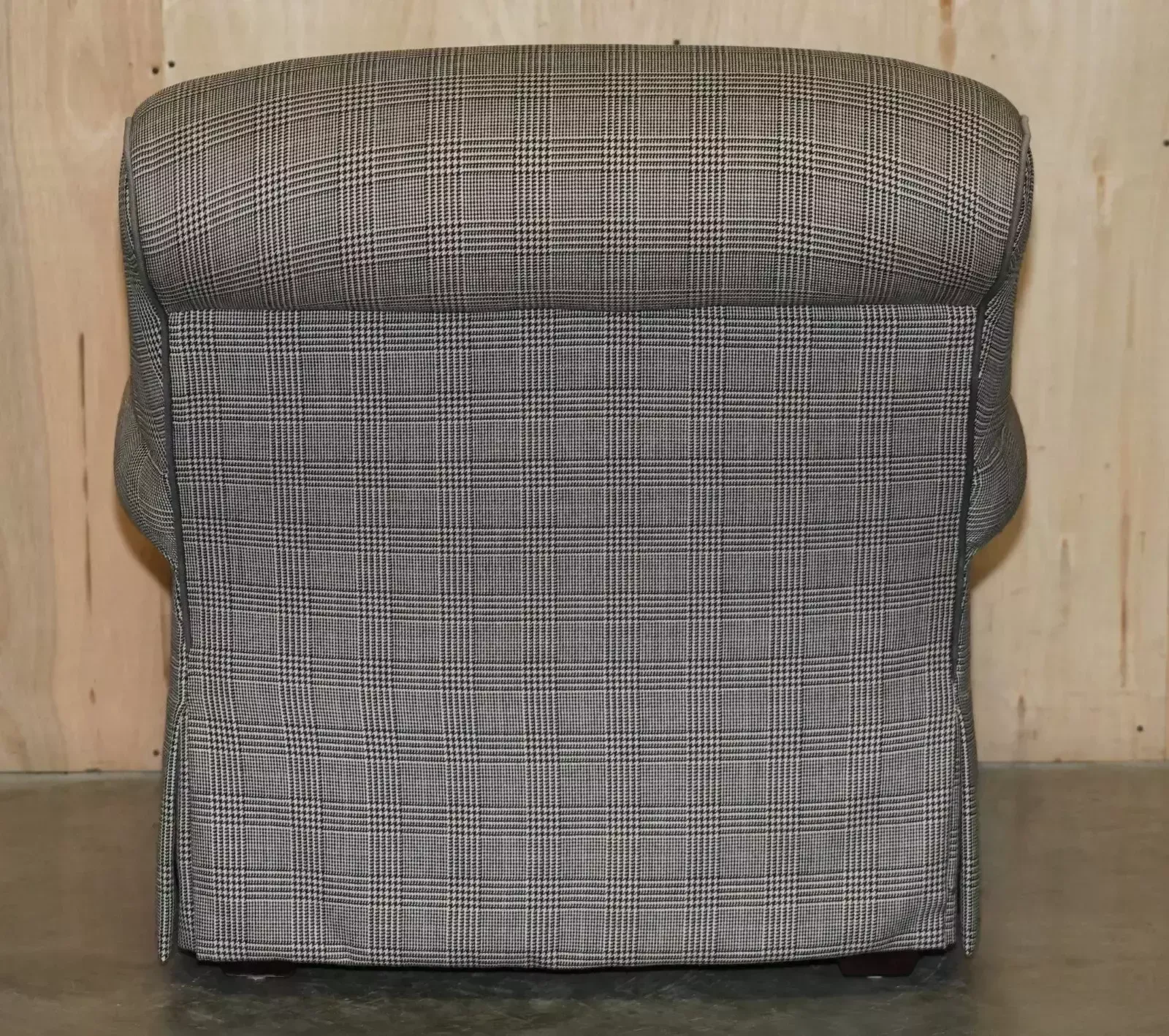 8000.0 Pair Of Stunning Extra Large Ralph Lauren Armchairs In Scottish Tartan Fabric photo
