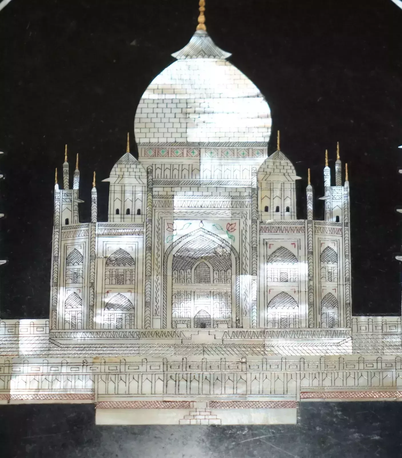 Exquisite Pietra Dura Marble & Mother Of Pearl Table Top Depicting The Taj Mahal photo vinterior