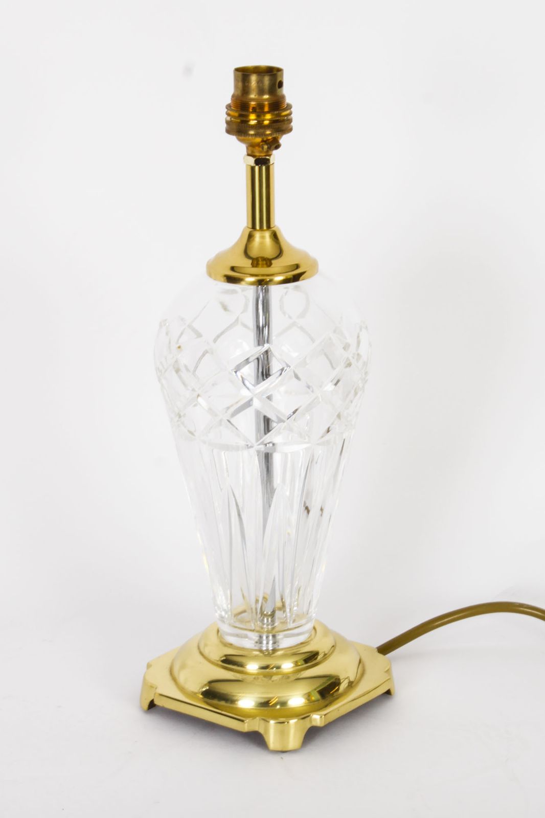 Lighting Vintage Pair Of Windsor Cut Glass Lamps  20th Century photo