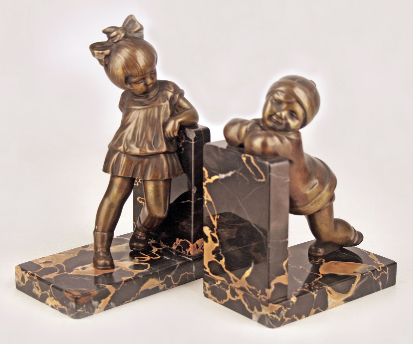 Pair Of Art Déco Bronze Bookends With Marble Base Designed By Alexandre Kéléty For Etling Paris photo vinterior