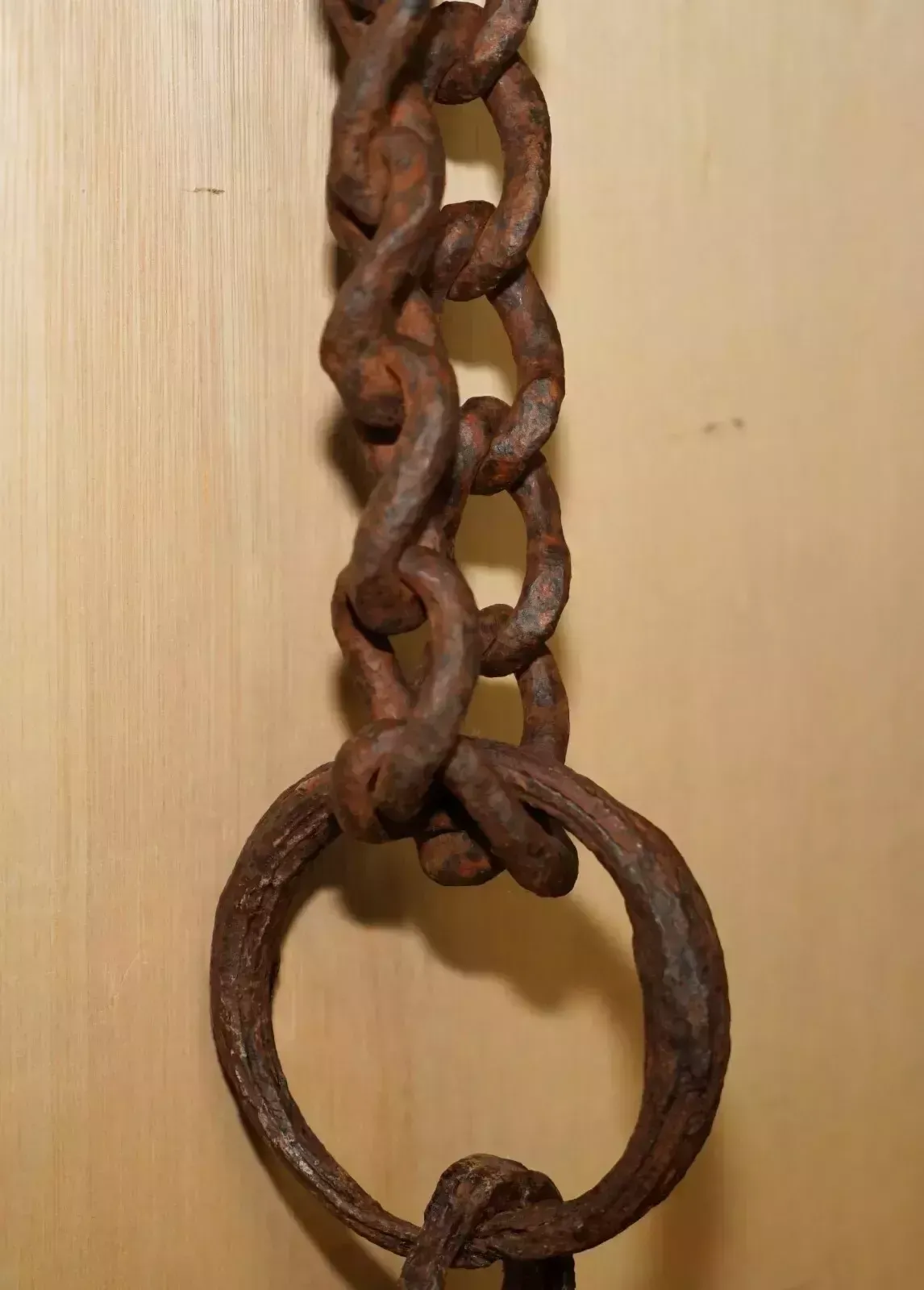 photo vintage Antique Circa 1640 Original Heavily Worn English Ship's Anchor From Penzance
