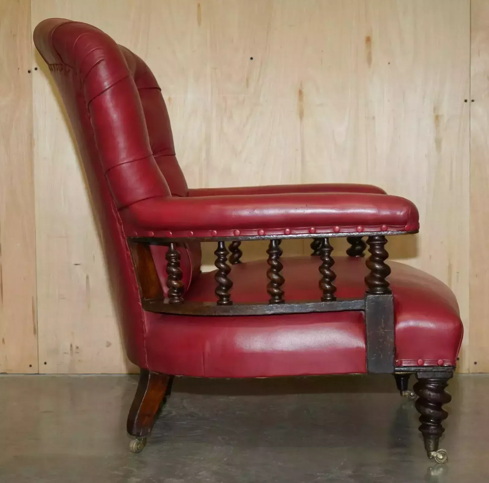 photo vinterior Antique William IV 1830 Chesterfield Tufted Barley Twist Frame Leather Armchair