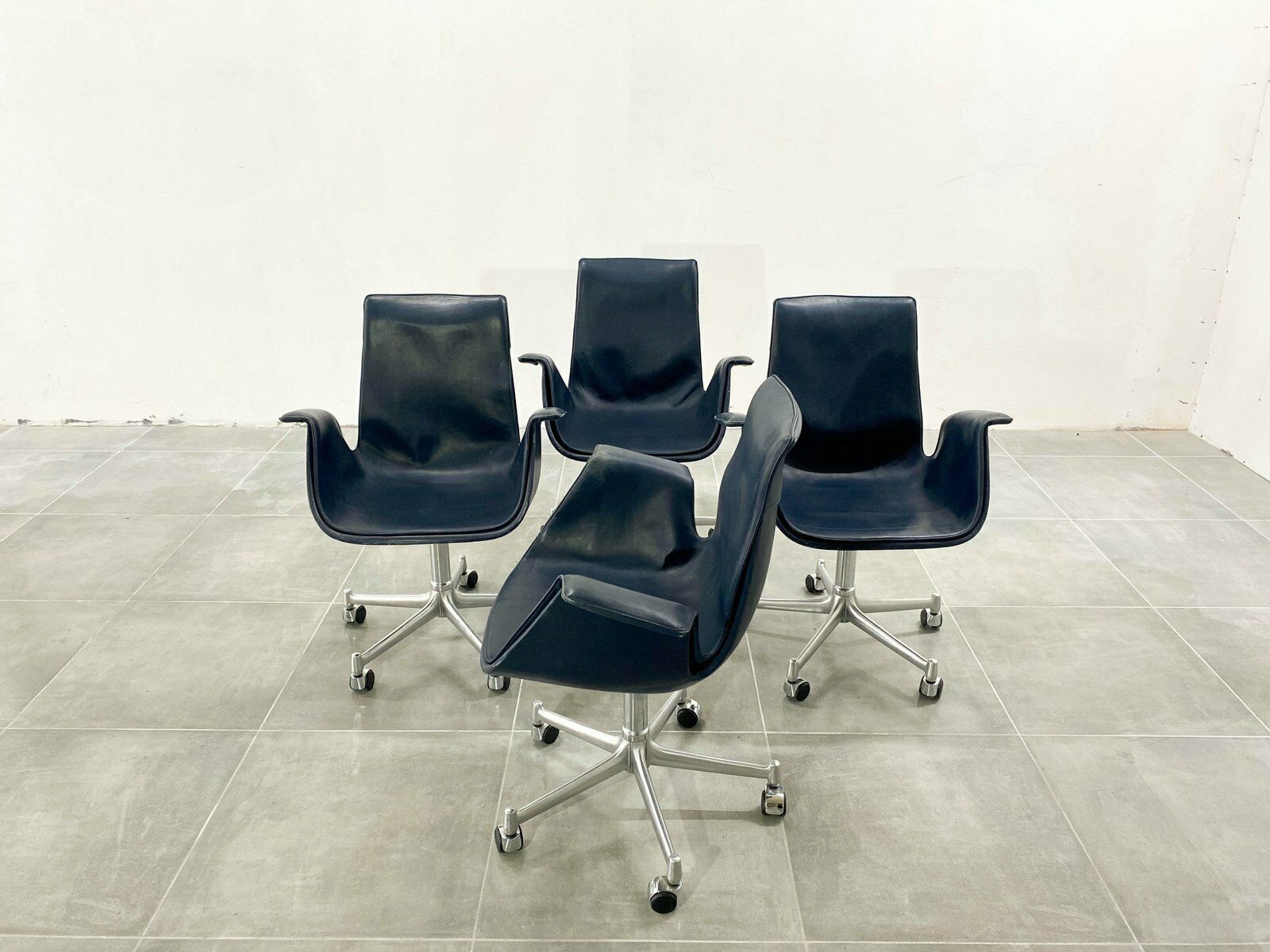Fk 6727 Tulip Office Chair Attributed To Fabricius & Kastholm For Kill International, 1960s, Set Of 4 photo for sale