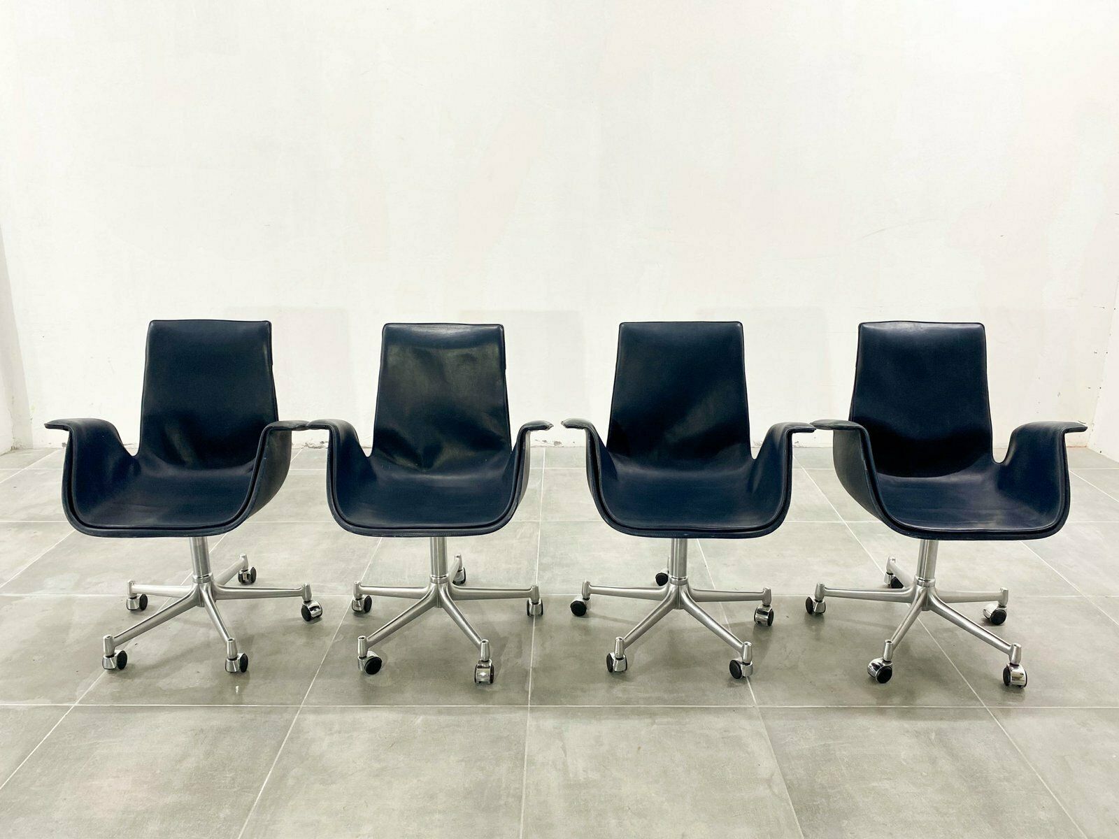 photo furniture Fk 6727 Tulip Office Chair Attributed To Fabricius & Kastholm For Kill International, 1960s, Set Of 4