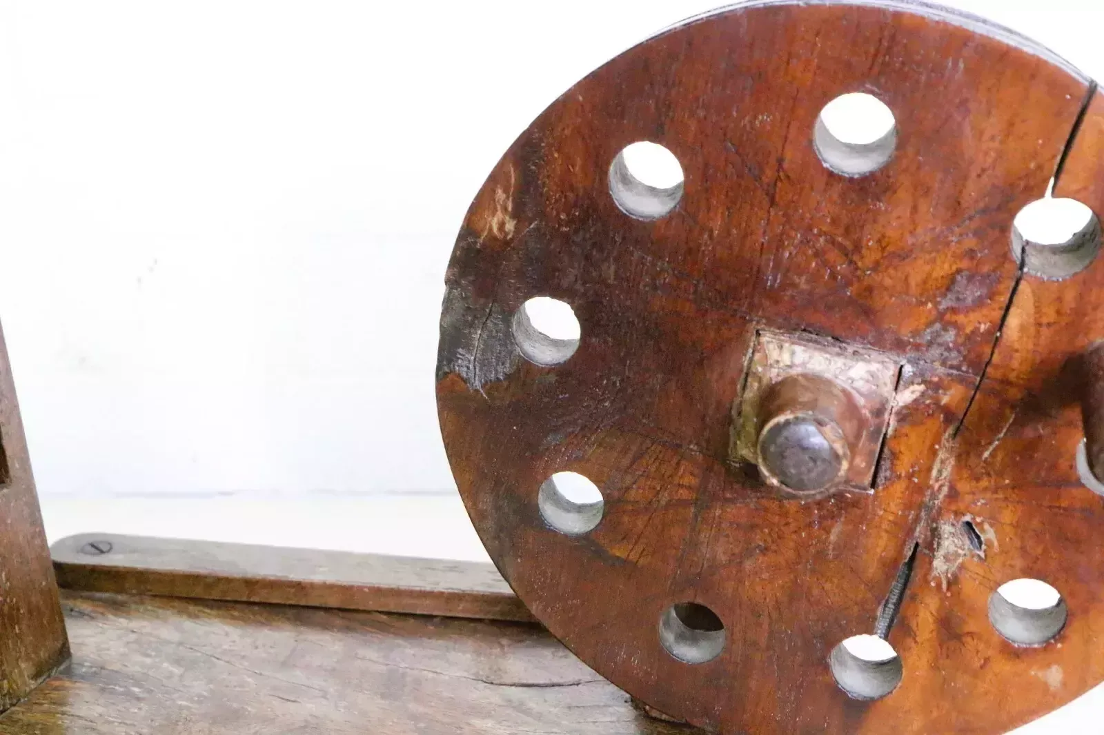 photo vinterior Antique Wool Winder Spinning Wheel 19th C. Indian Asian Charkha Country Rustic
