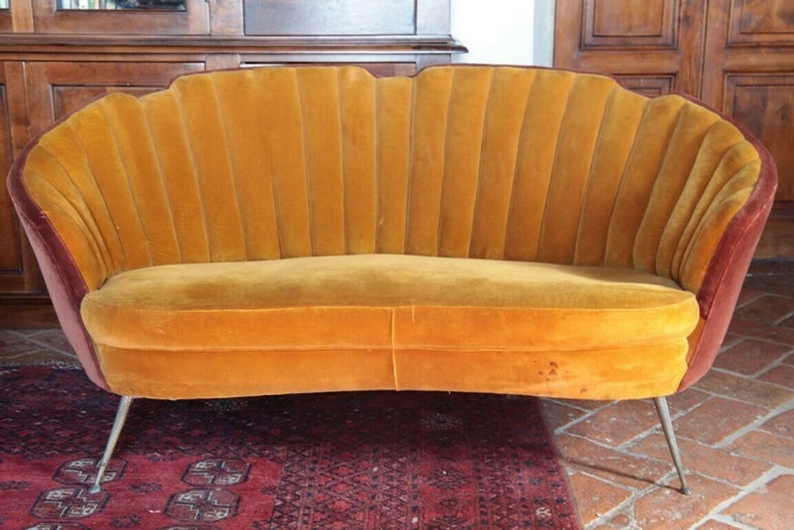 photo vintage Shell Midcentury Curved Sofa, Brass Cast Feet, Original Velvet, Casa E Giardino