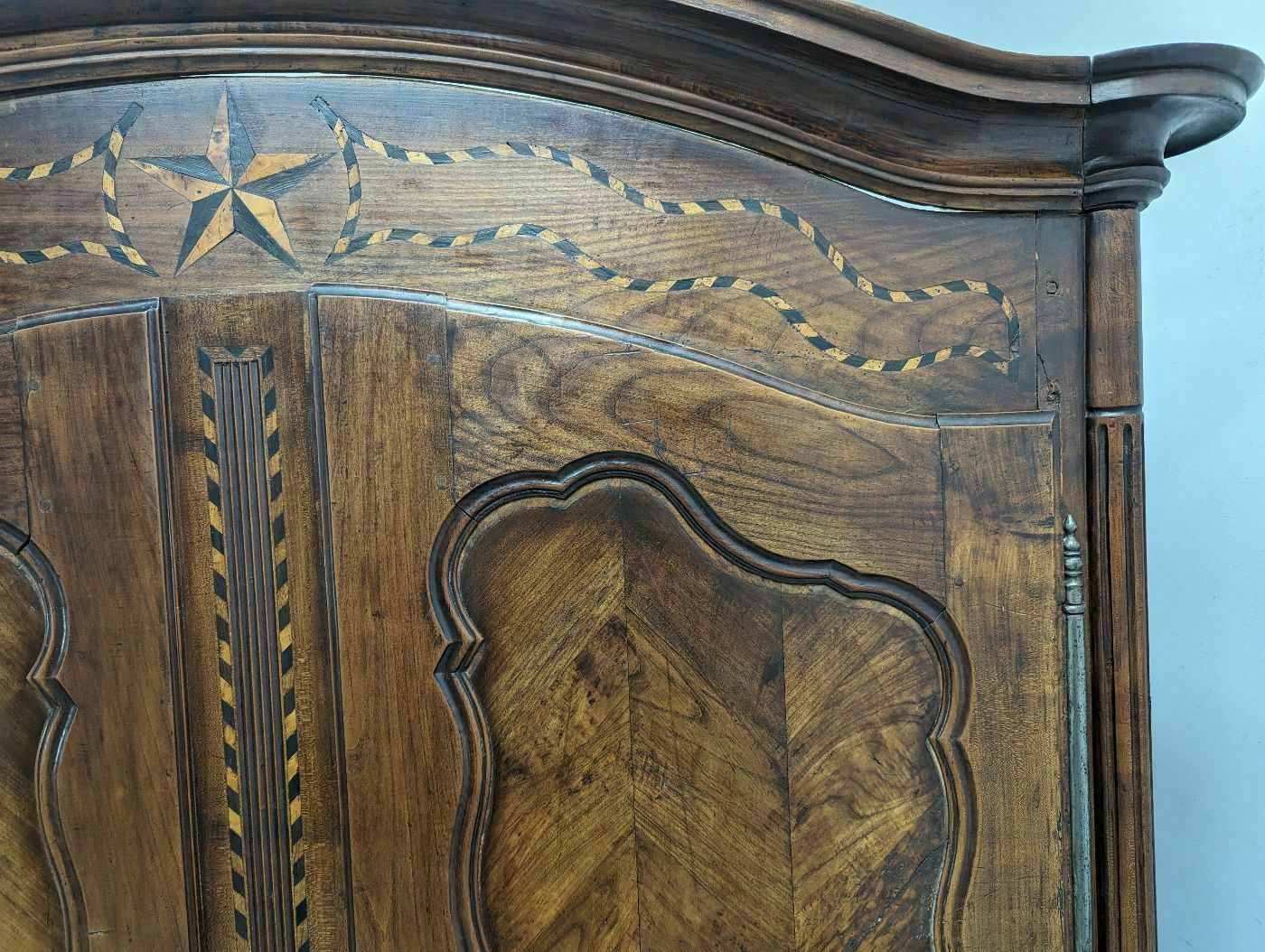 photo vinterior Louis XV Wedding Dauphinoise Wardrobe From The 18th Century In Walnut