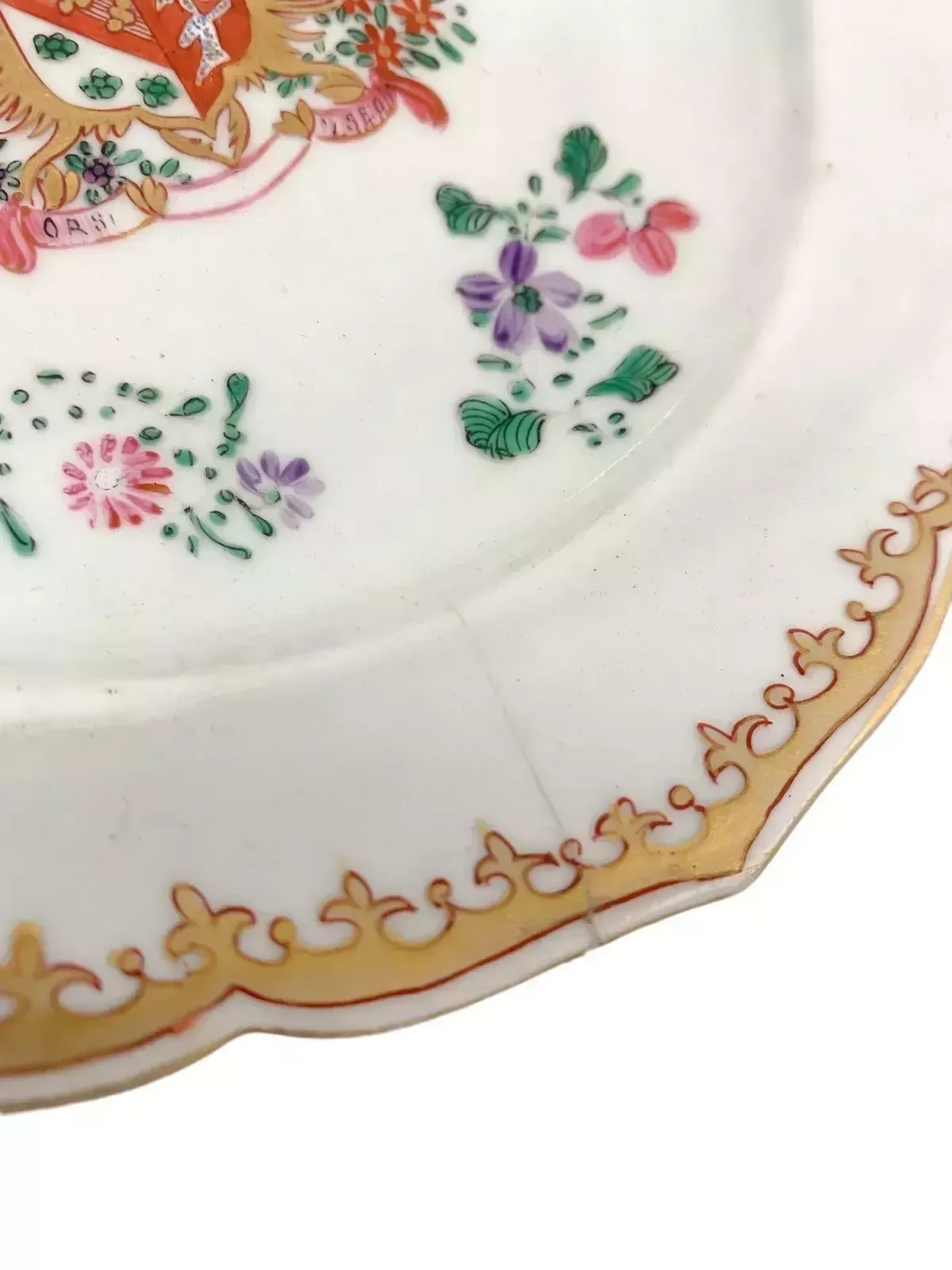 photo furniture 18th Century Porcelain Chinese Export Armorial Plate, Deer/Dogs Coat Of Arms