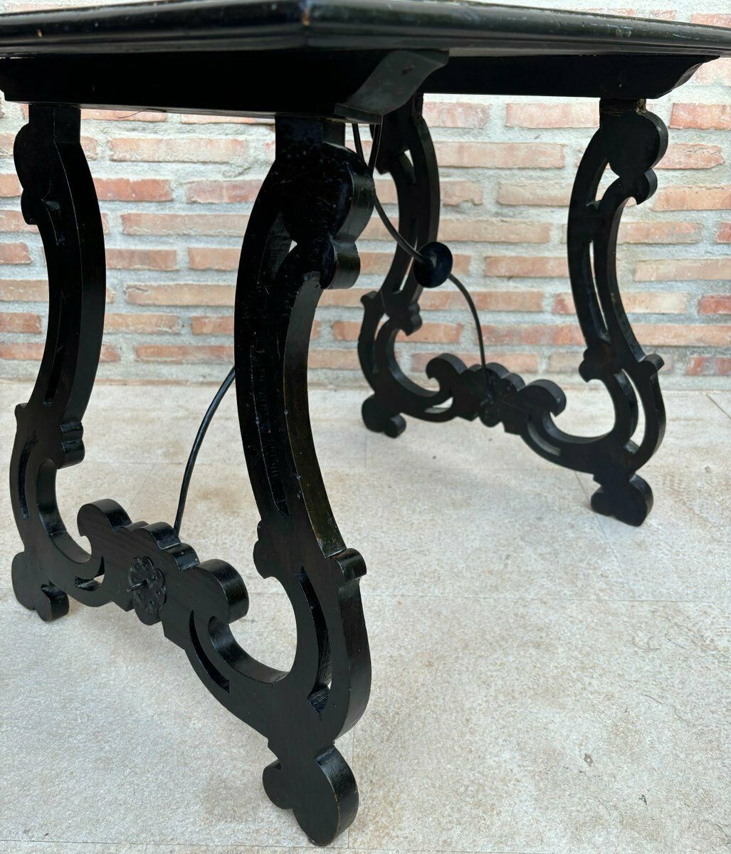 photo furniture Spanish Baroque Side Table With Lyre Legs And Marquetry Top, 1850