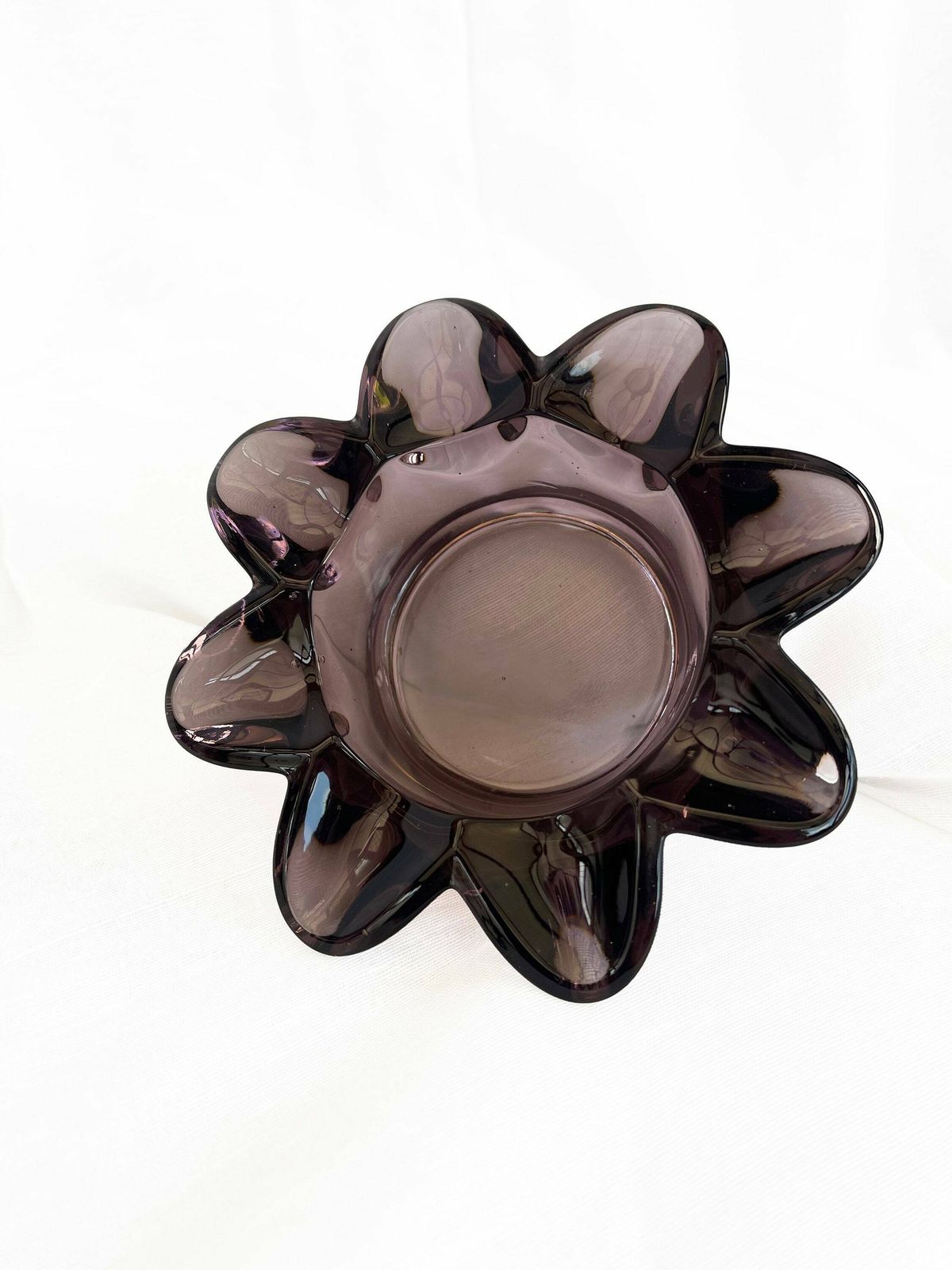 Sklo Union Czech Vintage Art Glass 1962. Amethyst Stylised Flower Design Glass Bowl photo Home Decor