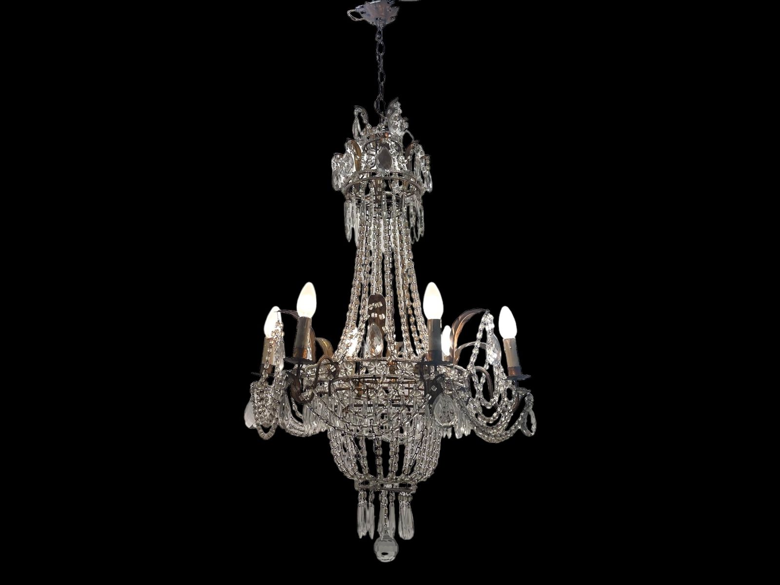 photo vintage Tole Florentine Italian Macaroni Crystal Chandelier From The 1940s