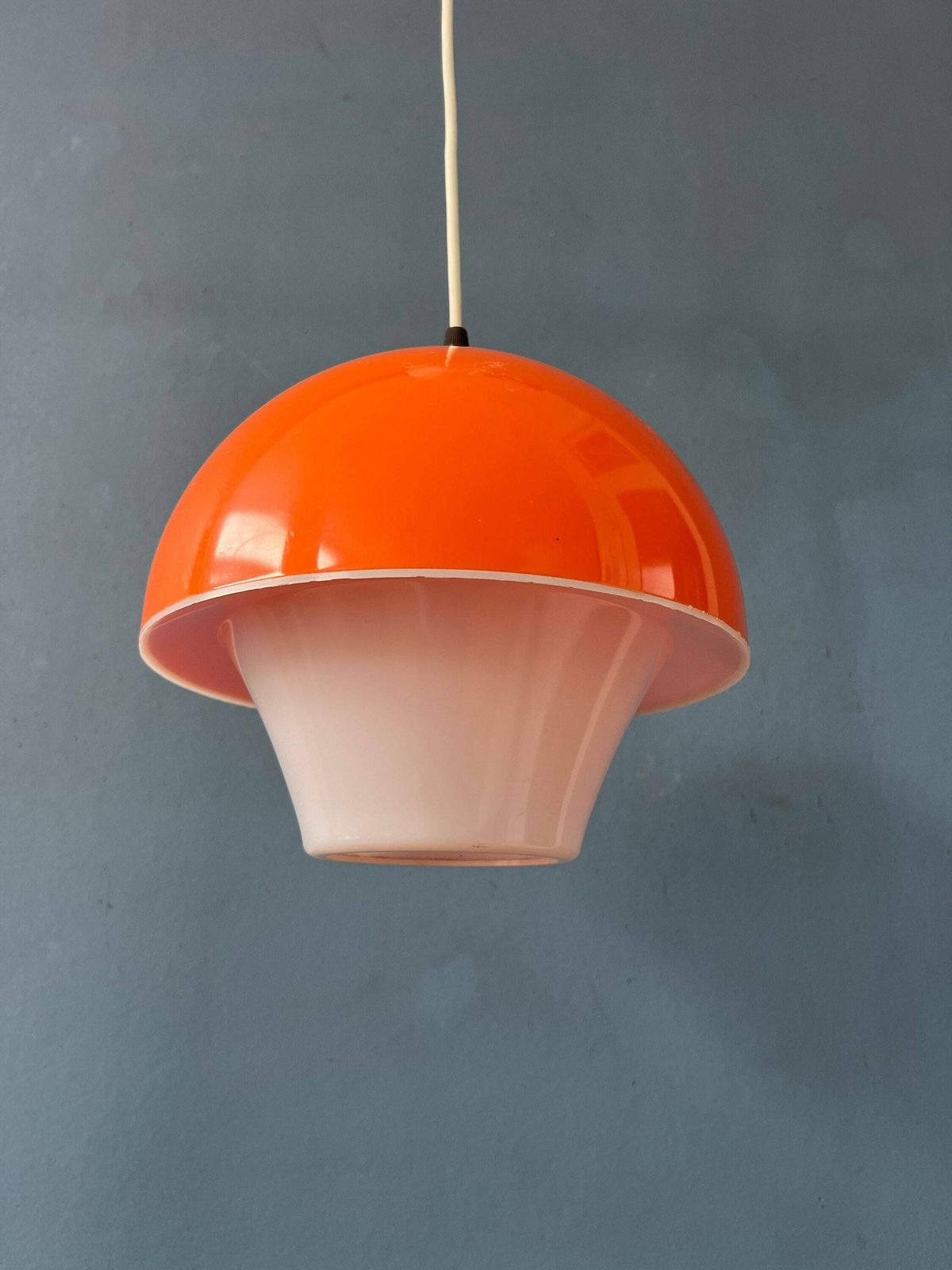 Hanglamp Van Acrylglas In Oranje En Wit, Space Age photo vinterior
