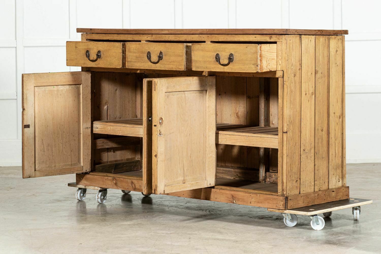 Large 19thc English Pine & Oak Dresser Base photo 3853.0