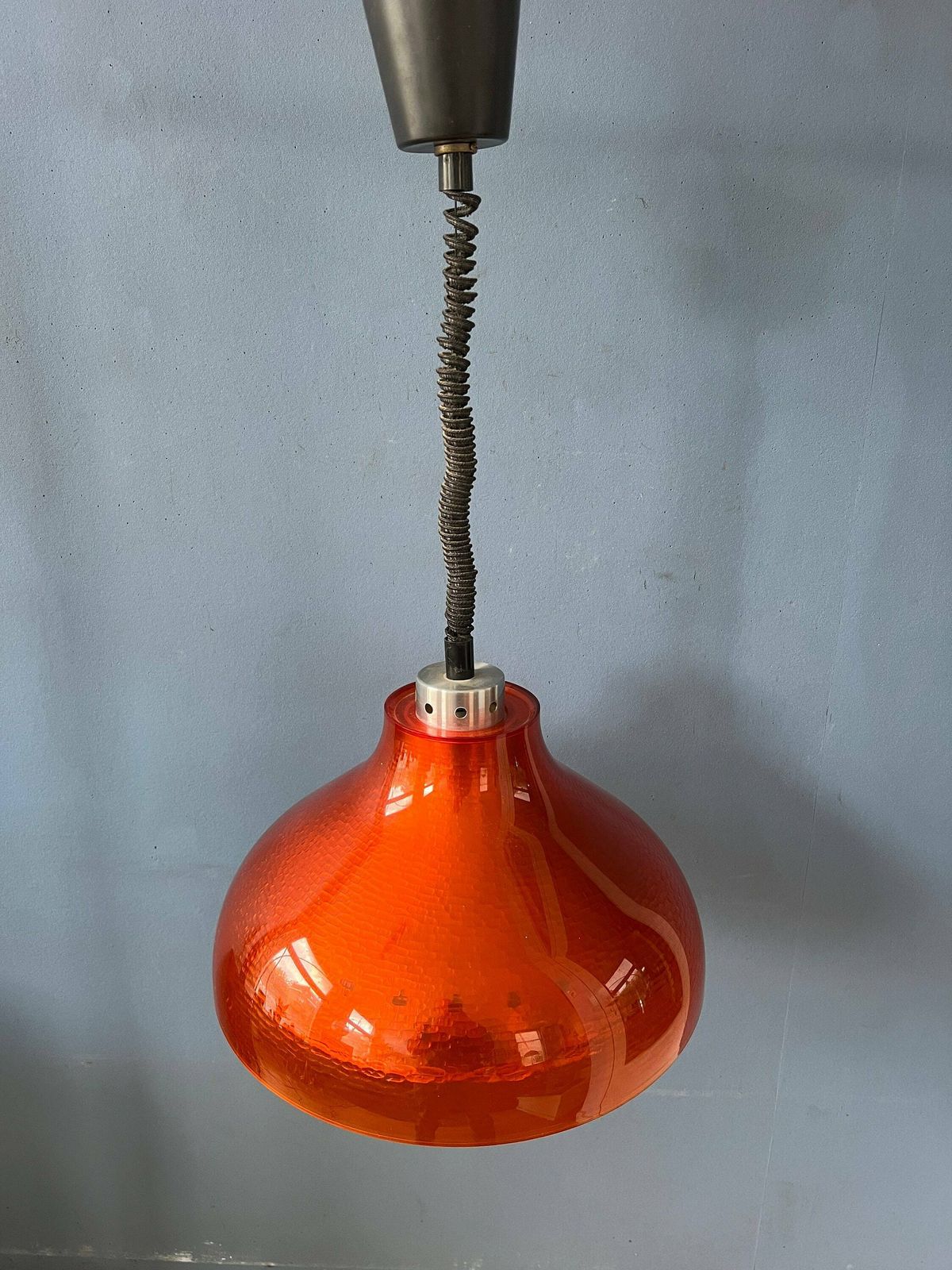 Mid Century Ufo Plexiglas Space Age Hanglamp photo vinterior