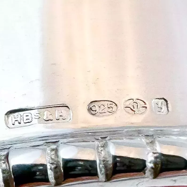 photo furniture Vintage Classic Design Boxed Sterling Silver Napkin Ring With Beaded Border
