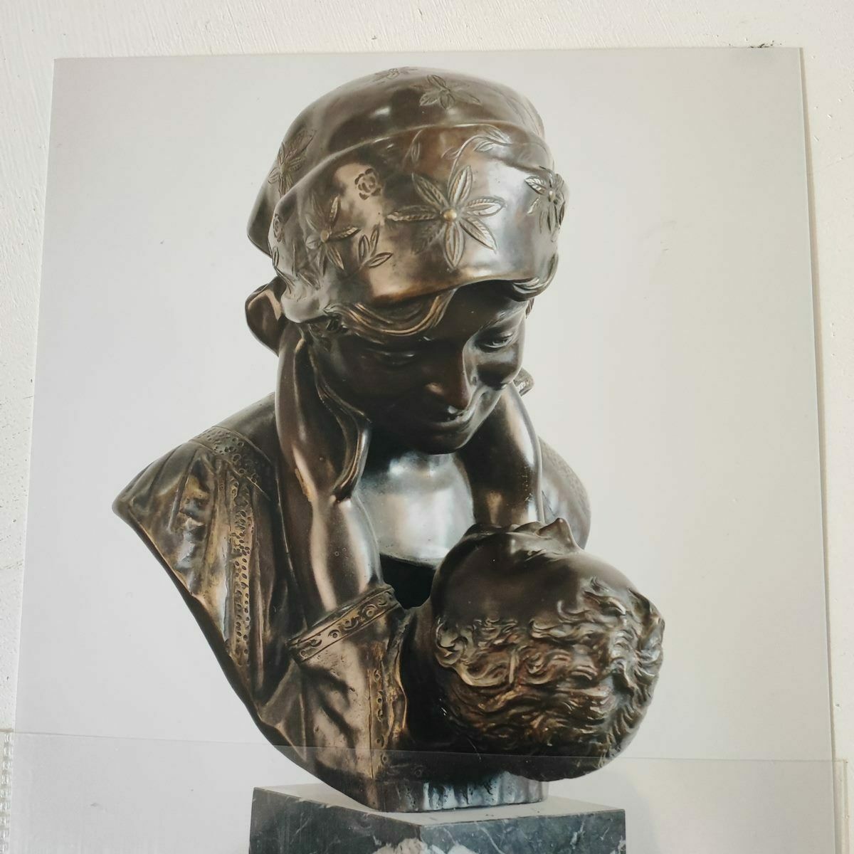 photo vinterior Bronze Sculpture, Anonymous Artist Maternita" Woman With Child With Marble Base
