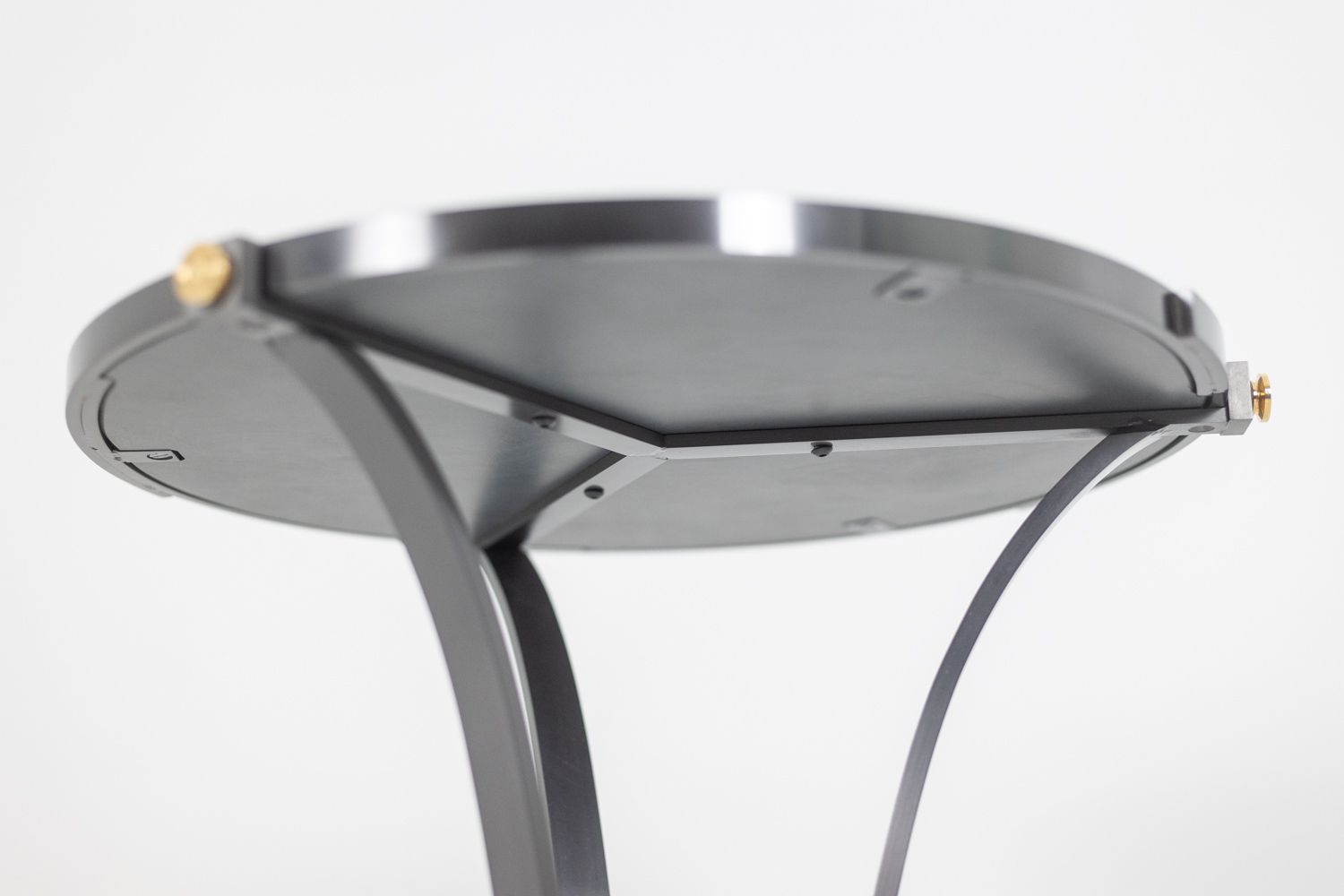 photo furniture “Canabas” Pedestal Table In Patinated Leather, Steel, And Gilded Brass. Contemporary. Ls59502209h
