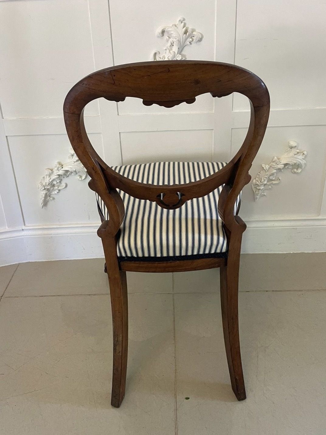 Outstanding Quality Set Of 6 Antique 19th Century Carved Walnut Dining Chairs photo for sale