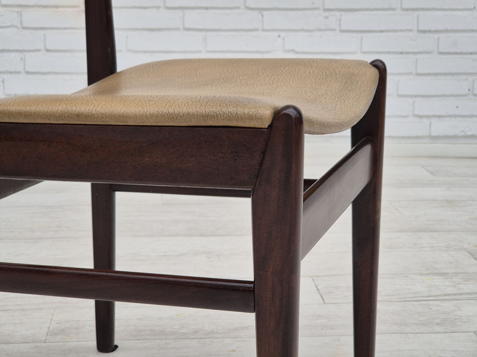 1970s, Set Of 5 Danish Dinning Chairs, Original Condition, Teak Wood, Leather. photo vinterior