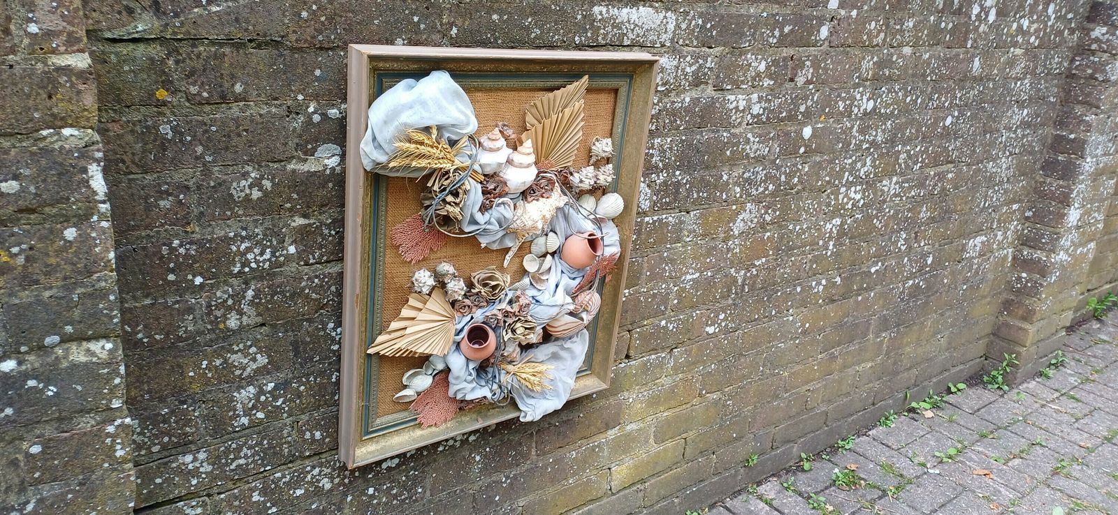 Stunning Piece Of 3d Craft/ Collage   Real Shells, Coral, Material, Plants All Displayed On A Hessian Backing In A Upcycled Vintage Frame