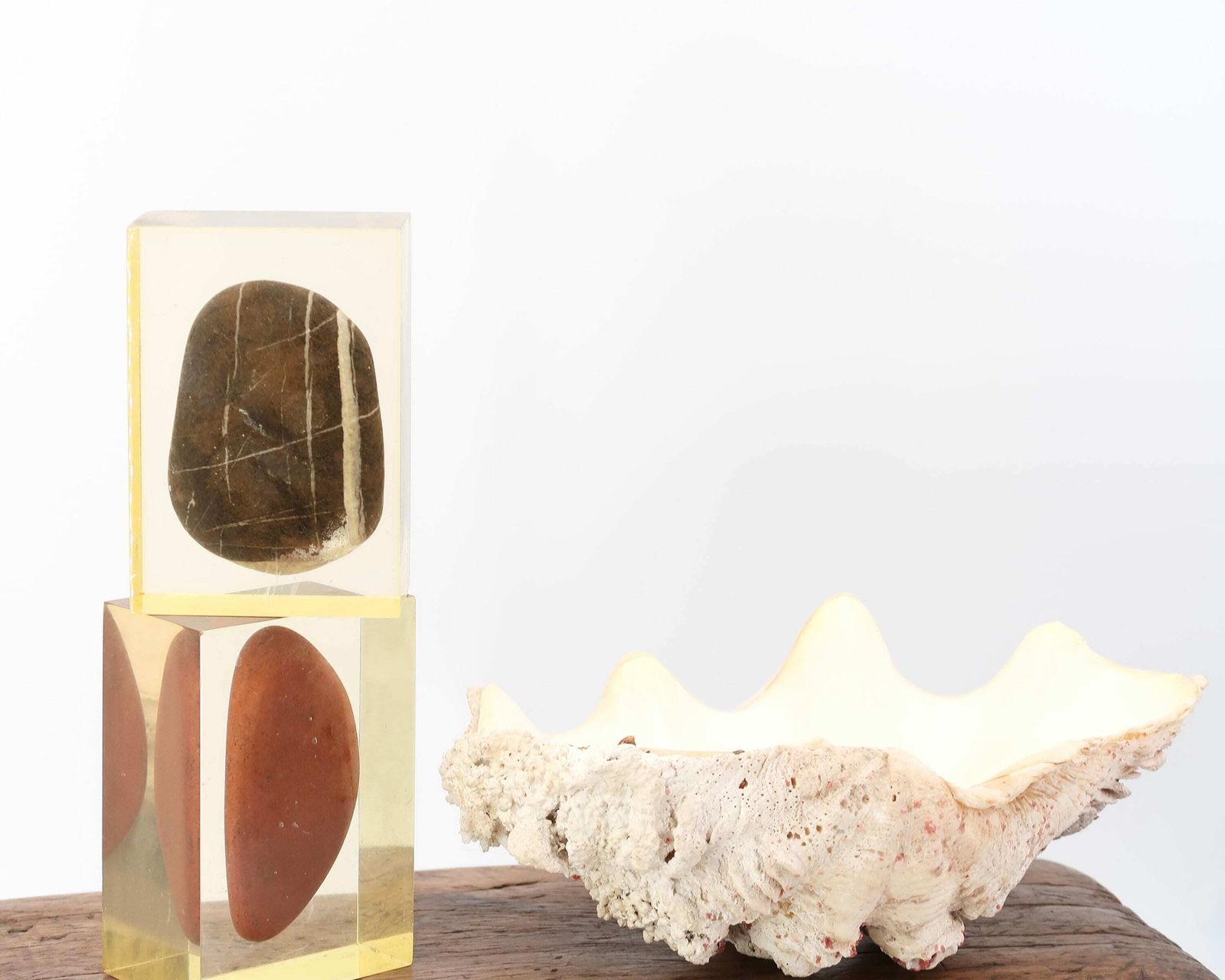 Pair Of French Resin Paperweights With Pebbles, Pierre Giraudon, 1970s / Boho Chic, Folk, Bohemian, Sculpture, Cabinet Of Curiosities photo buy