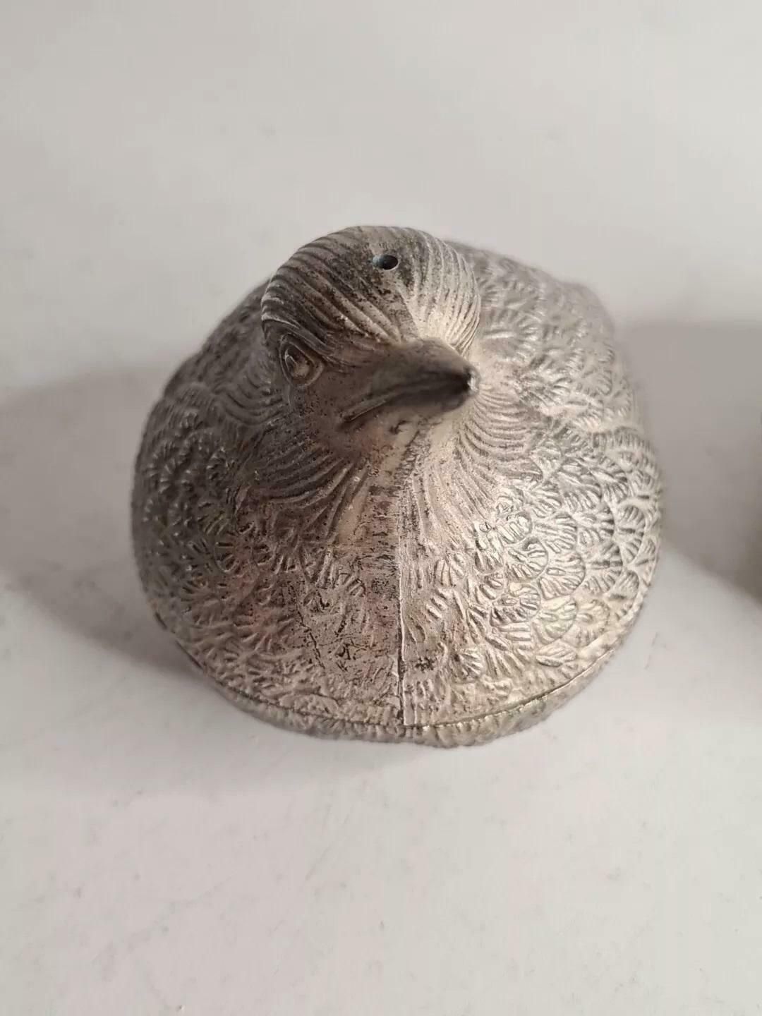 Decorative Silver Salt Shaker, A Pair Of Antique Salt Shaker Sliver Quail Birds photo vintage