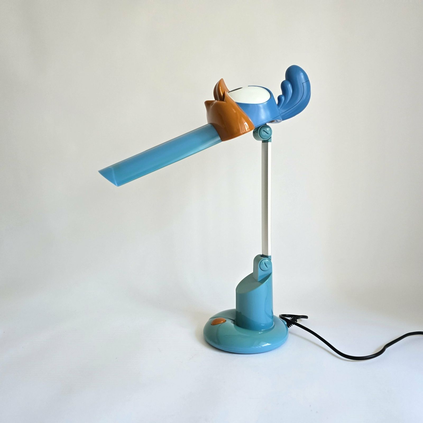 Vintage Pop Art Baby Road Runner Desk Lamp Made Of Heat Resistant Plastic photo Lighting