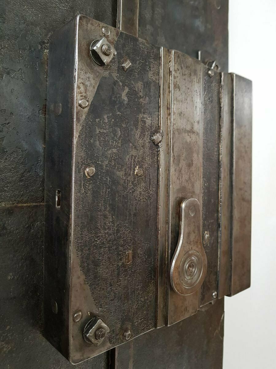 photo vinterior Antique  Iron Plated Door, 18th Century, Bohemia