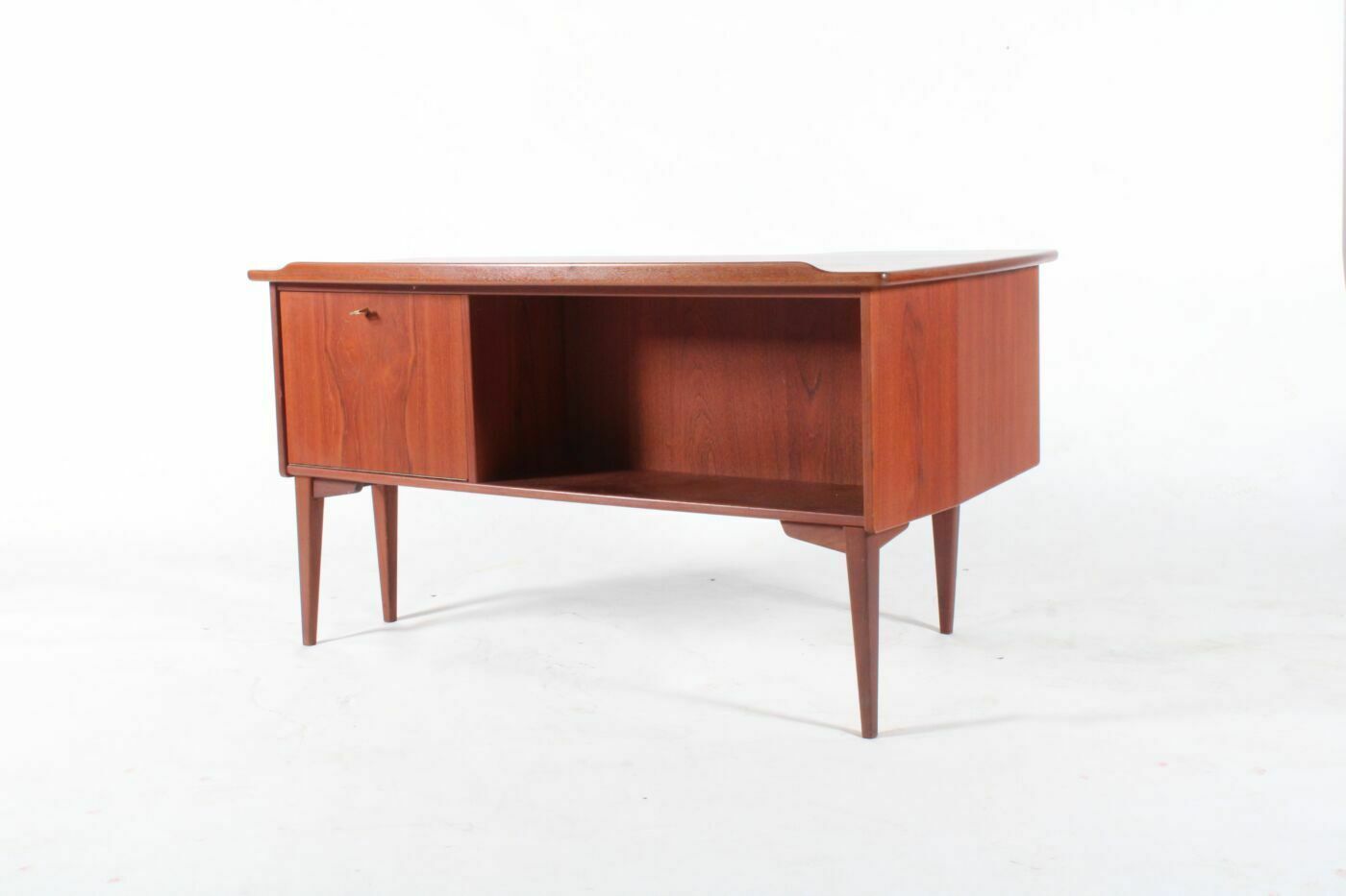 Beautiful Boomerang Style Scandanavian Desk In Teak By Goran Strand For Lelangs Mobelfabrik photo for sale