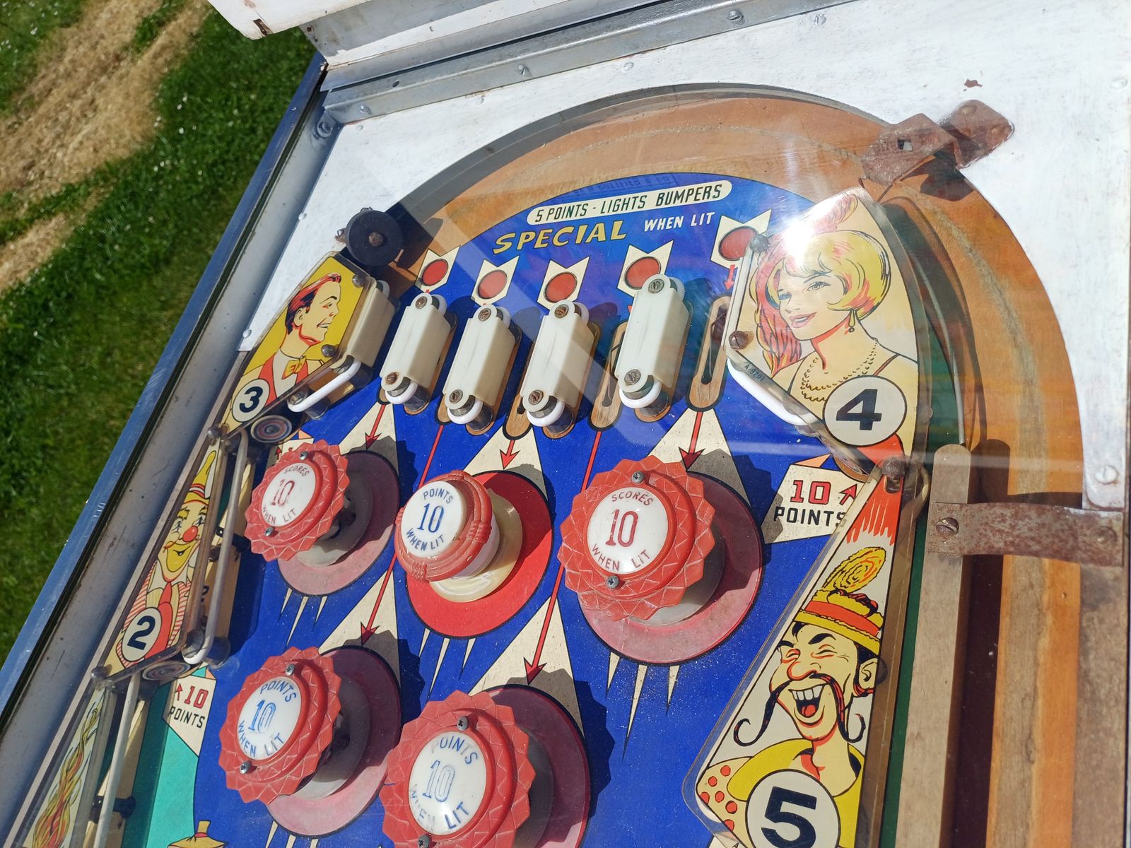 Gottlieb Ice Pinball Revue 1965 photo vintage