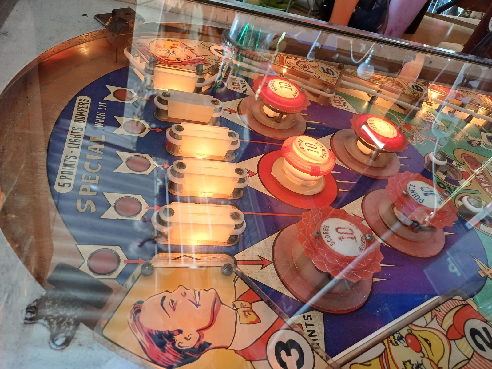 photo vintage Gottlieb Ice Pinball Revue 1965