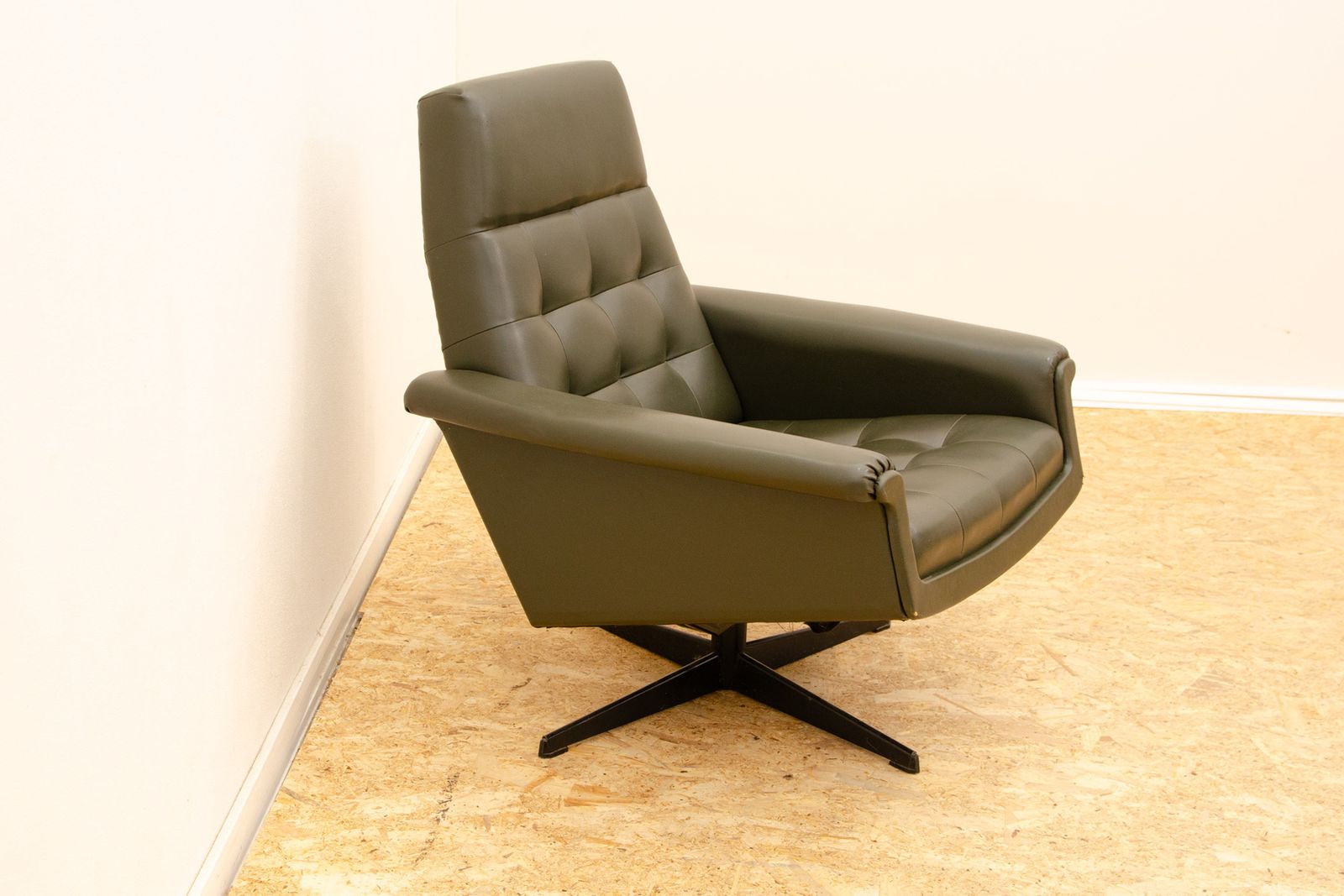 Mid Century Czechoslovak Swivel Armchair, 1970´S, Central Europe photo furniture