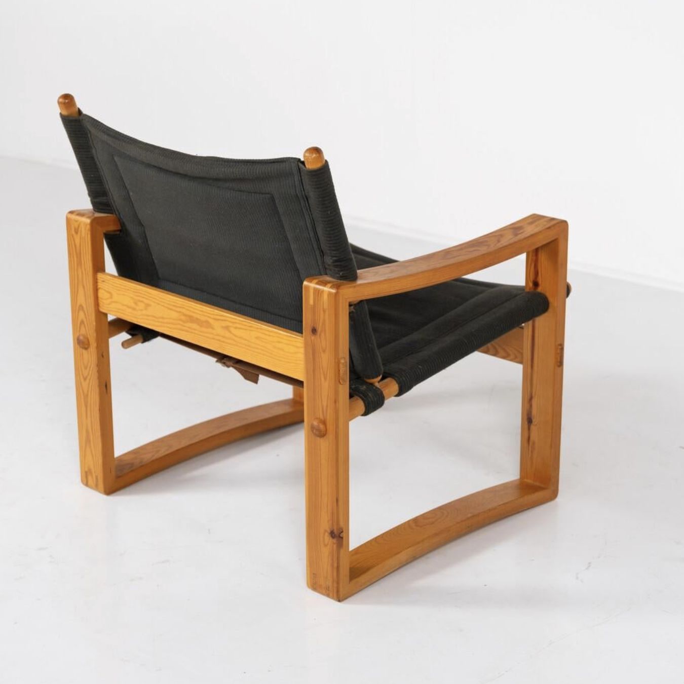 Mid Century Modern Pair Of ‘Safari’ Armchairs By Børge Jensen For Bernstorffsmin photo for sale