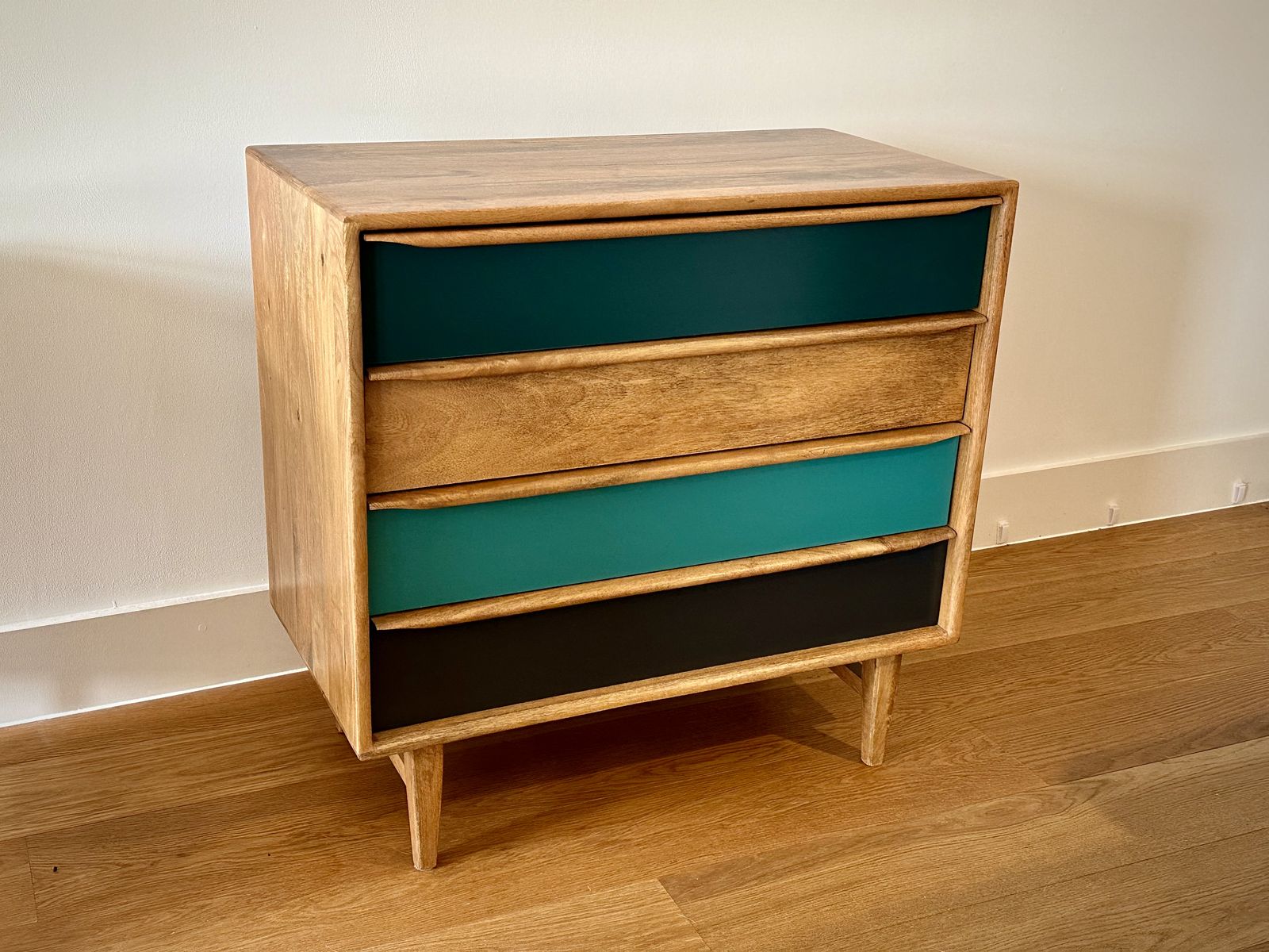 Vintage Chest Of Drawers